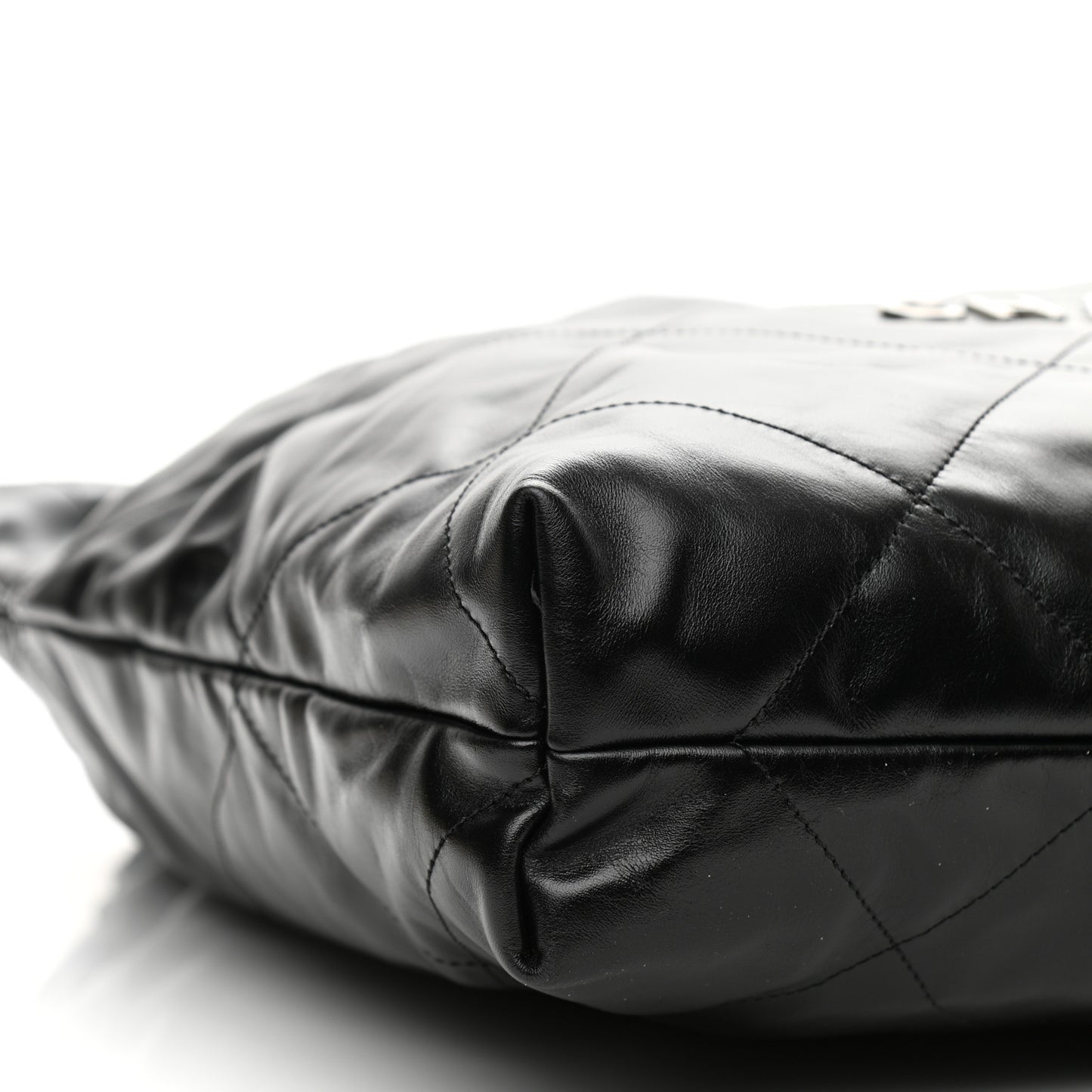 Shiny Calfskin Quilted Chanel 22 Black