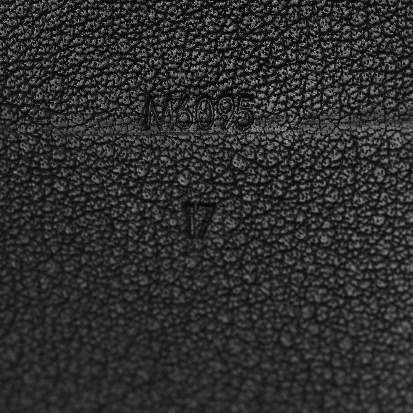 Epi Twist It Cuff Bracelet 17 Black