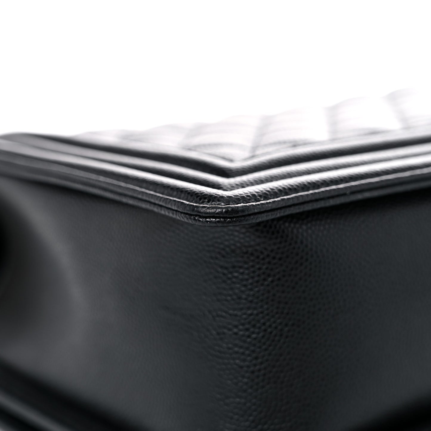 Caviar Quilted New Medium Boy Flap Black