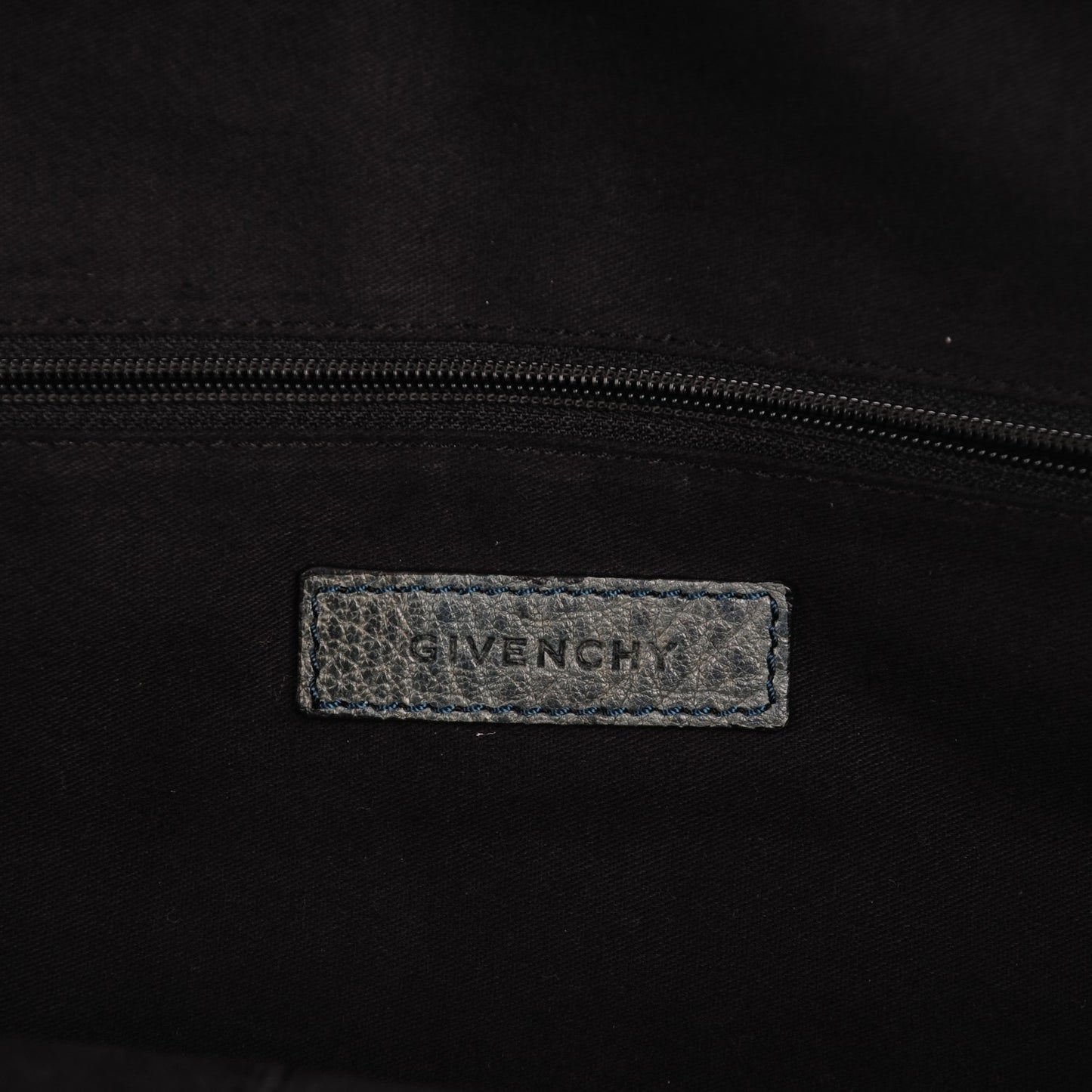 Pebbled Calfskin Medium Nightingale