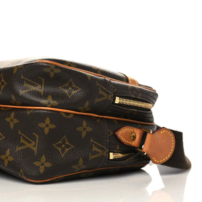 Louis Vuitton Monogram Reporter PM 6 of 10
