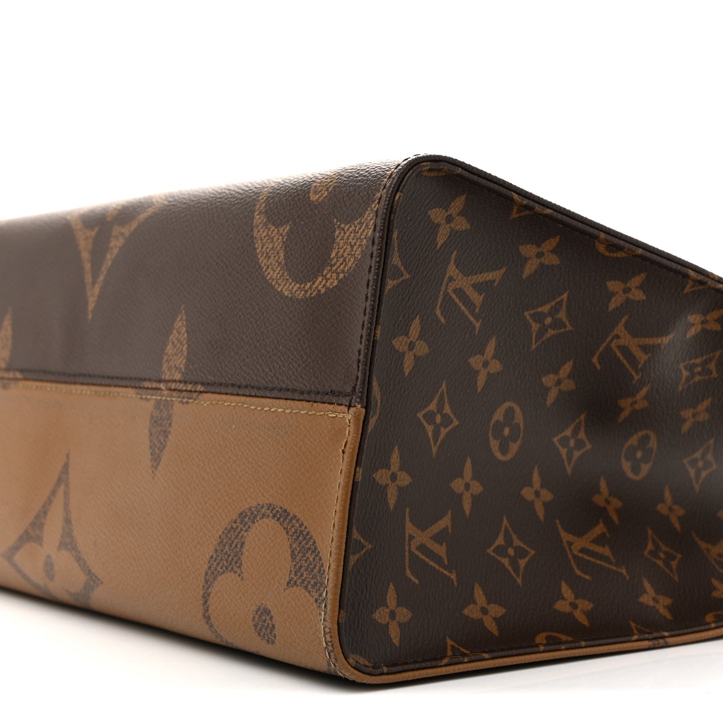 Reverse Monogram Giant Onthego MM