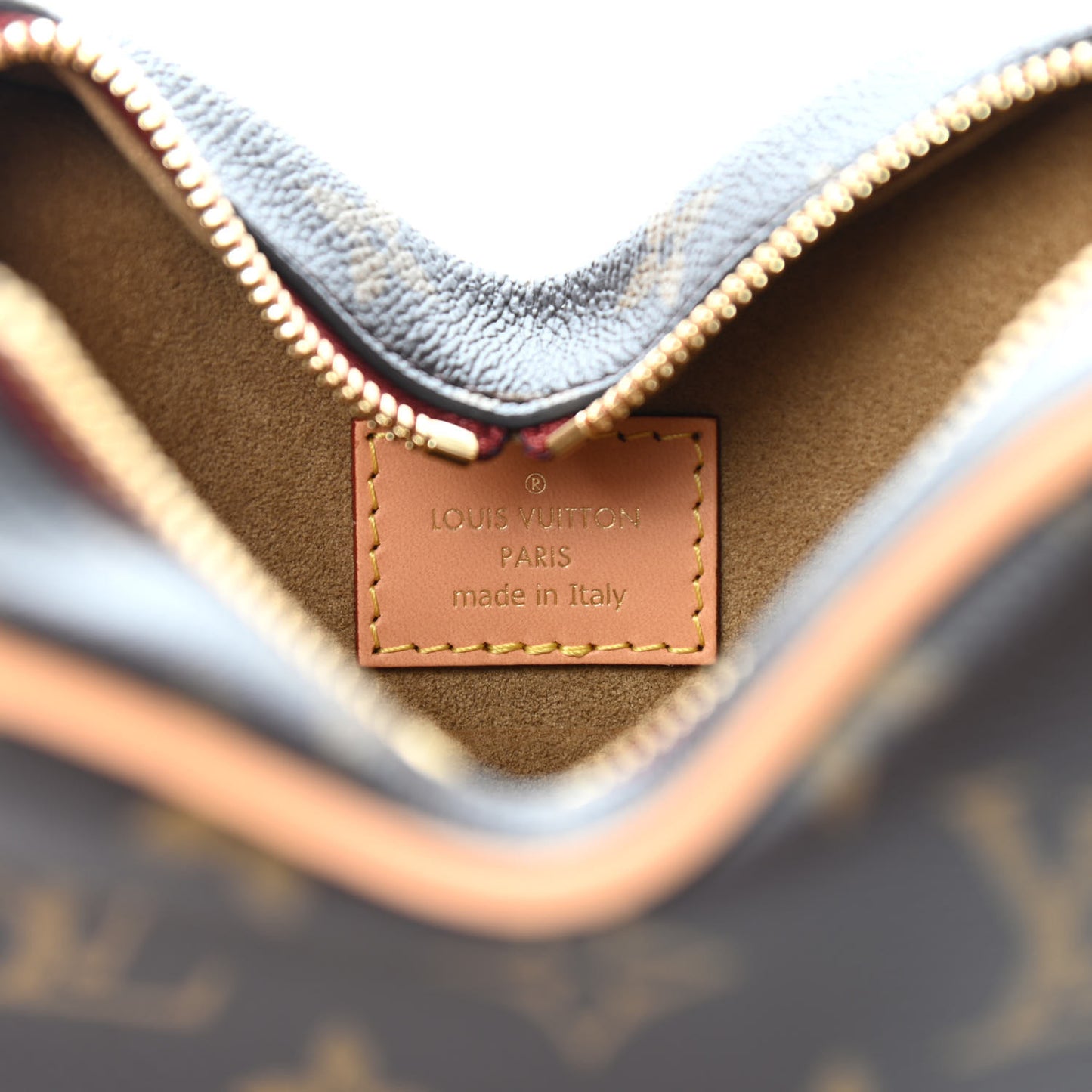 Monogram Game On Coeur