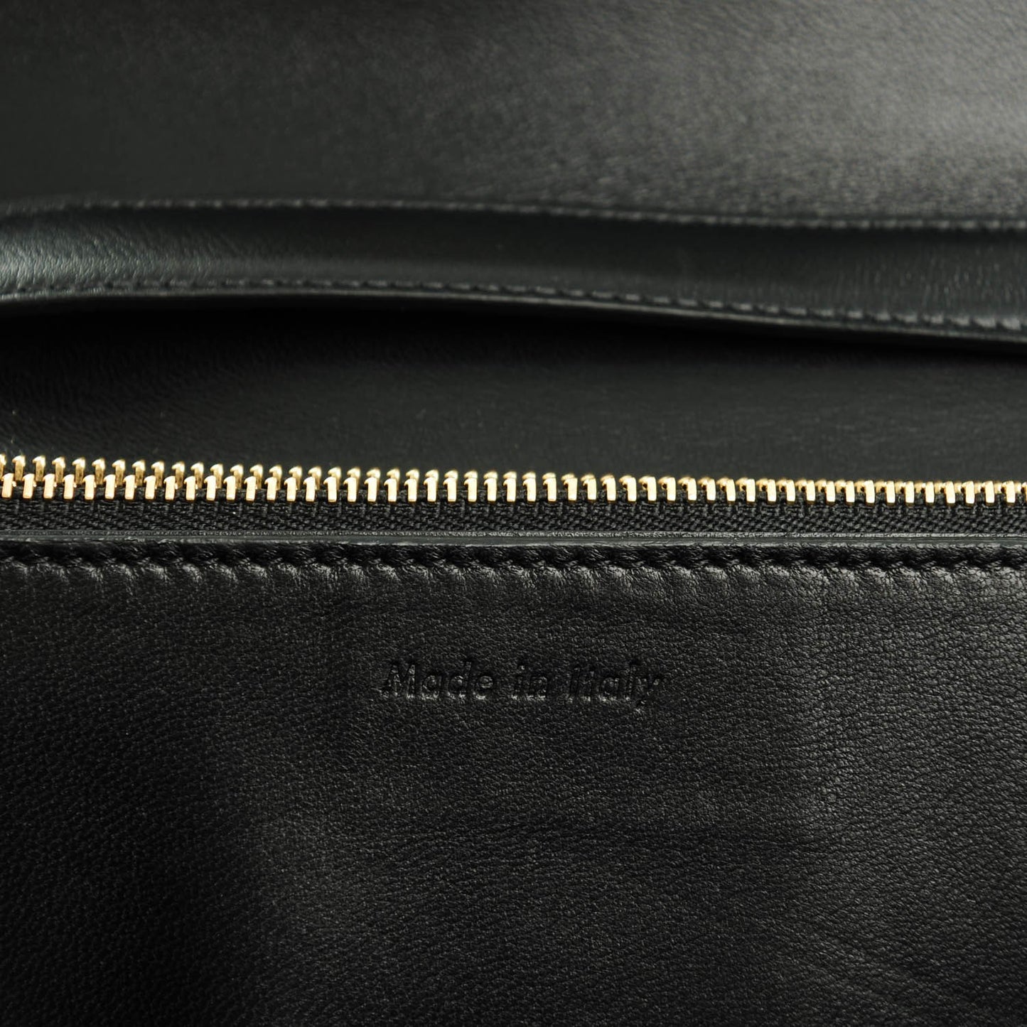 Box Calfskin Medium Classic Box Flap Bag Black
