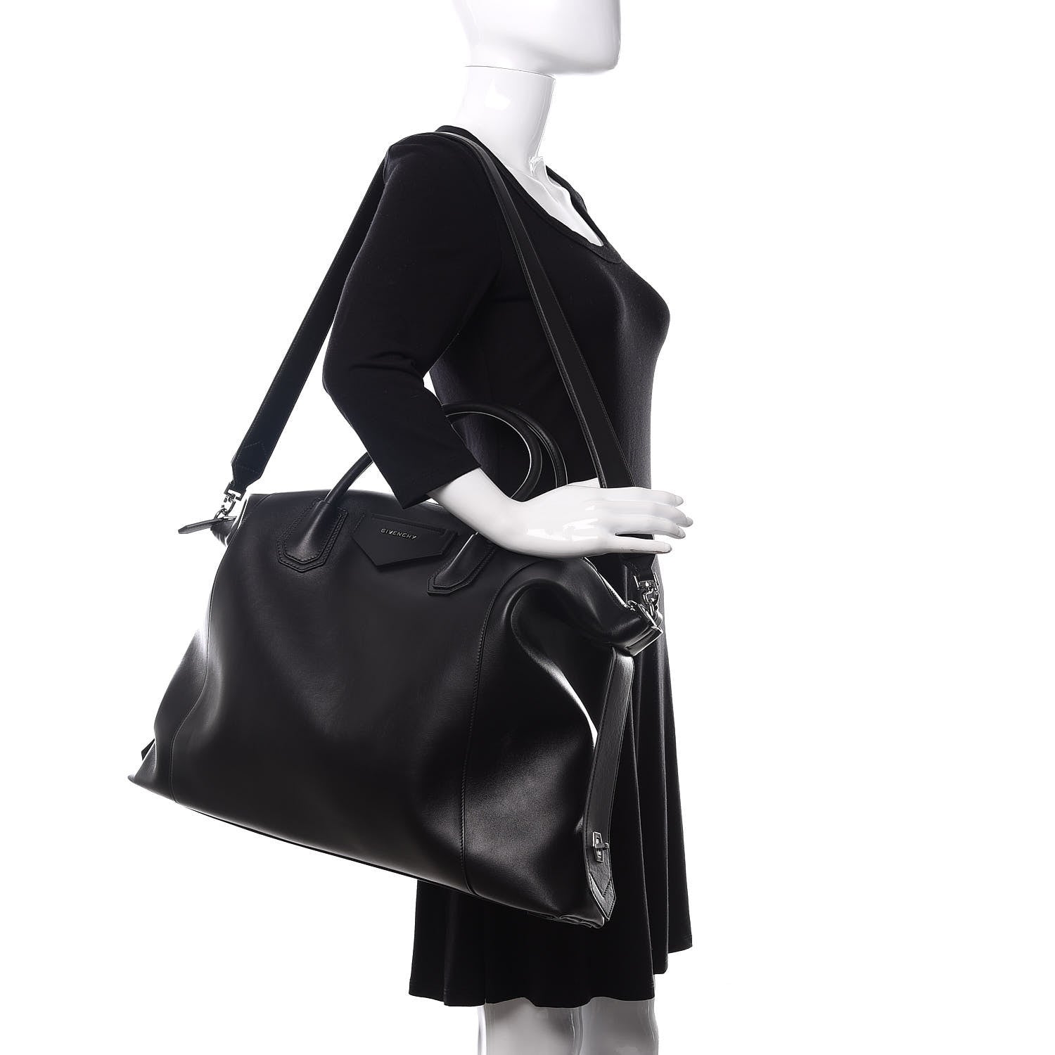 Givenchy Smooth Calfskin Large Soft Antigona Black 2 of 9