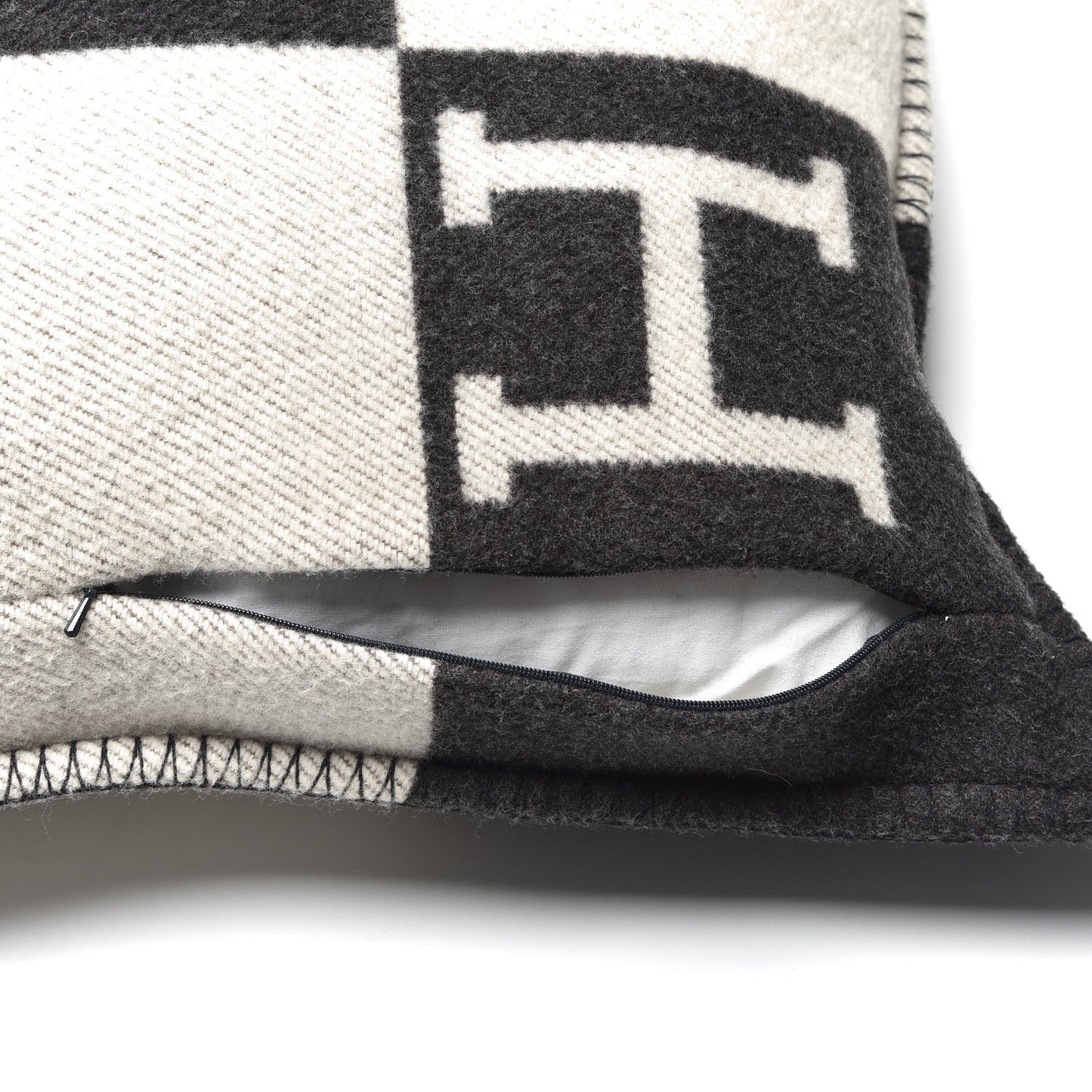 Wool Cashmere Avalon Pillow GM Ecru Gris Fonce