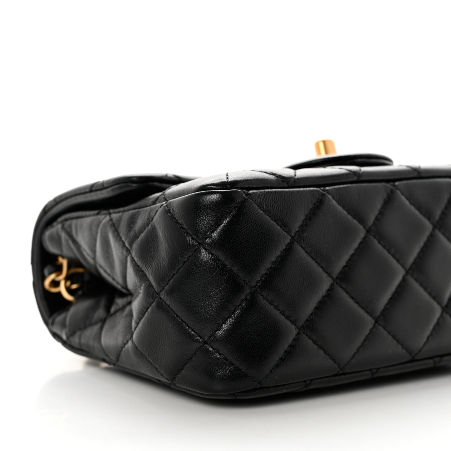 Lambskin Quilted Mini Pearl Crush Flap Black