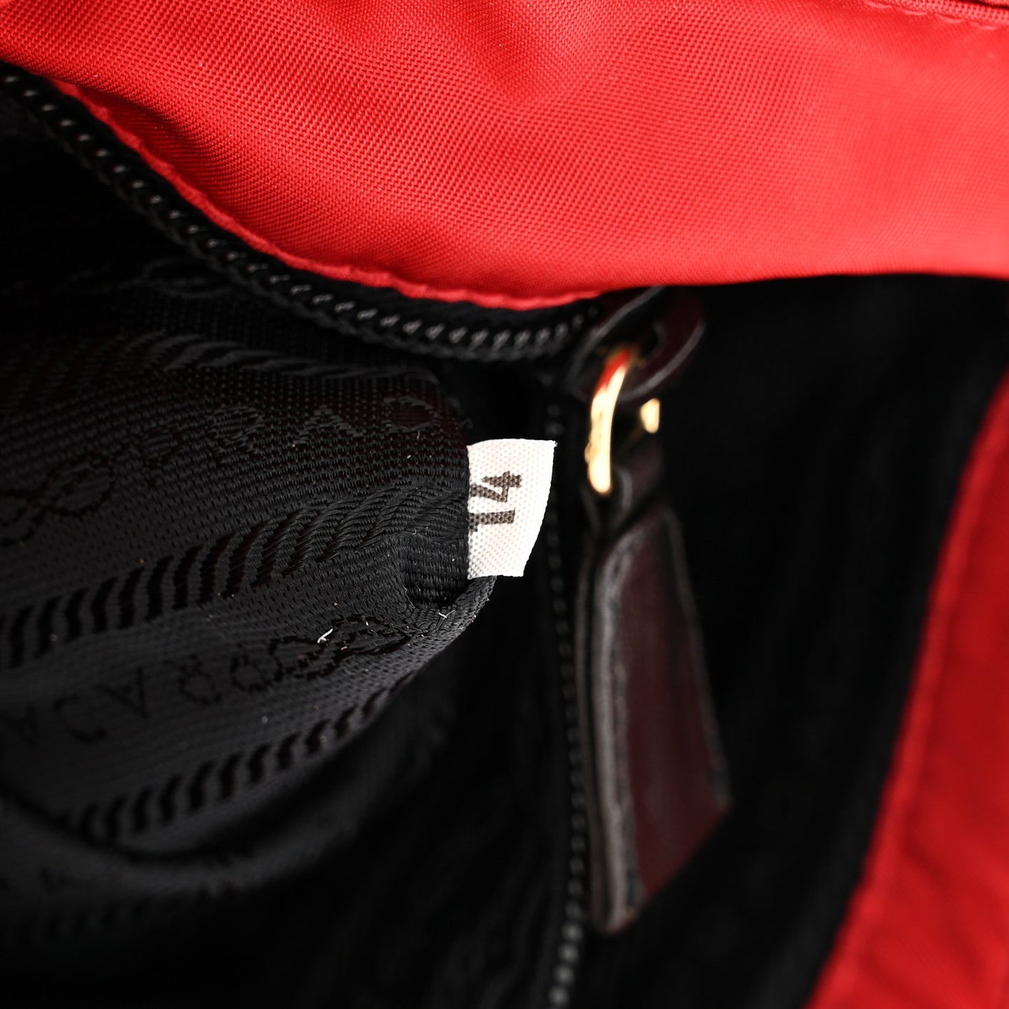 Tessuto Nylon Chain Shoulder Bag Rosso