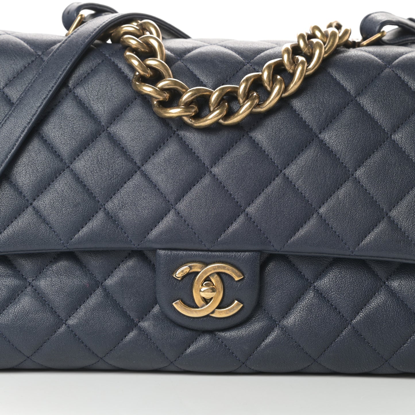 Shiny Sheepskin Quilted Large Trapezio Flap Navy