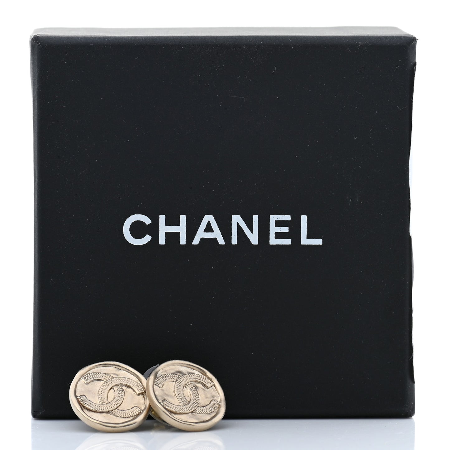 Metal CC Round Earrings Light Gold