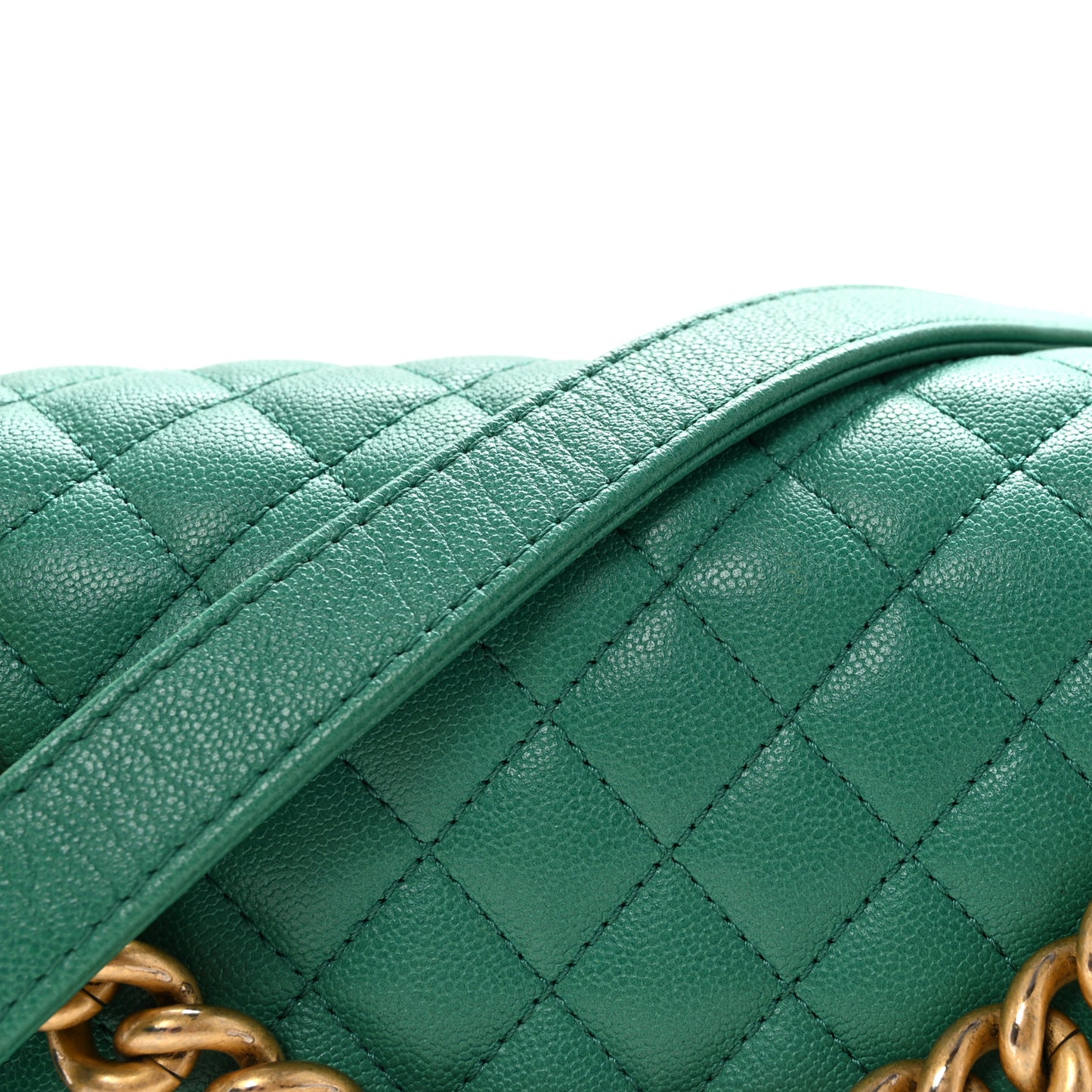 Caviar Quilted Chain Around Medium Boy Flap Green
