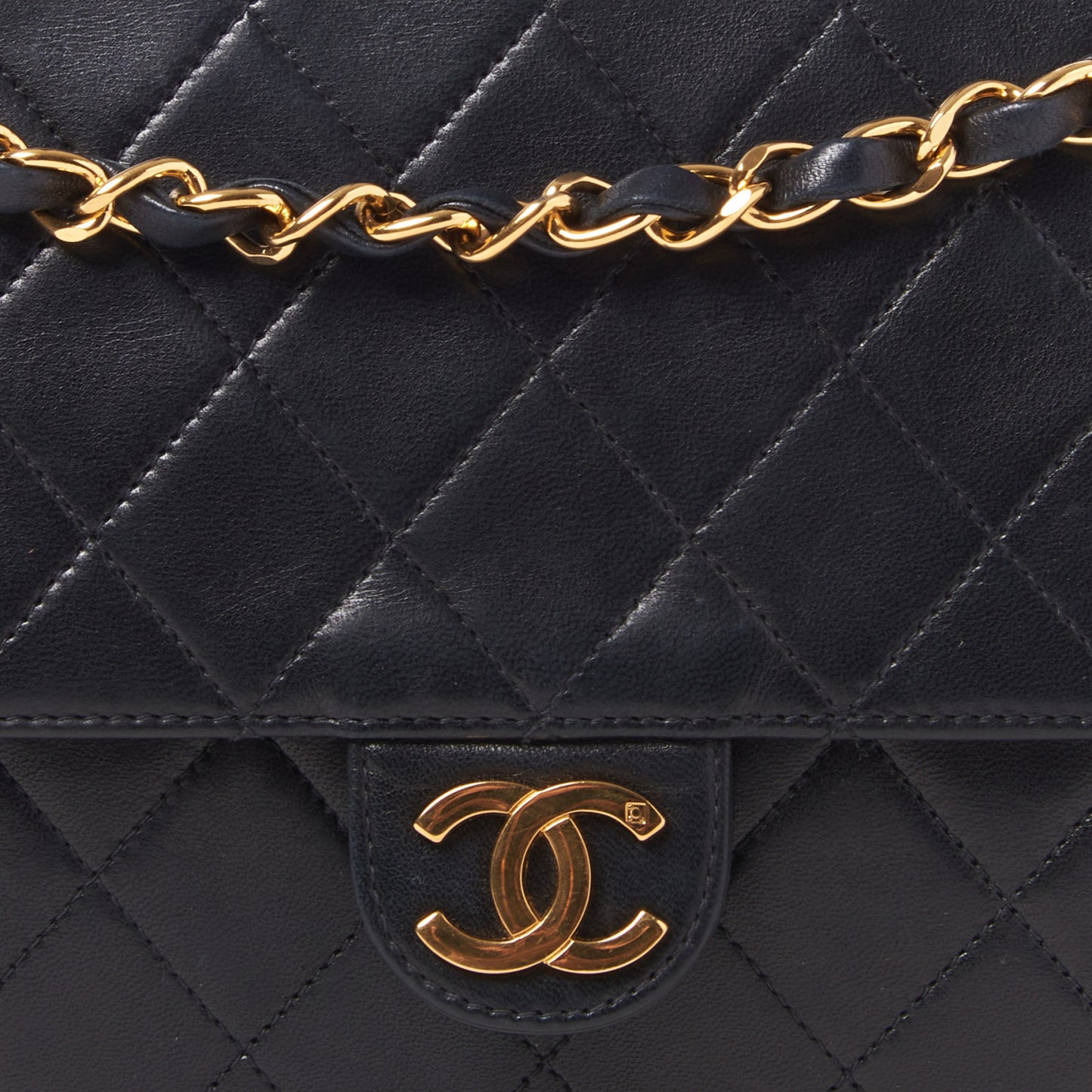Lambskin Quilted Medium Single Flap Black