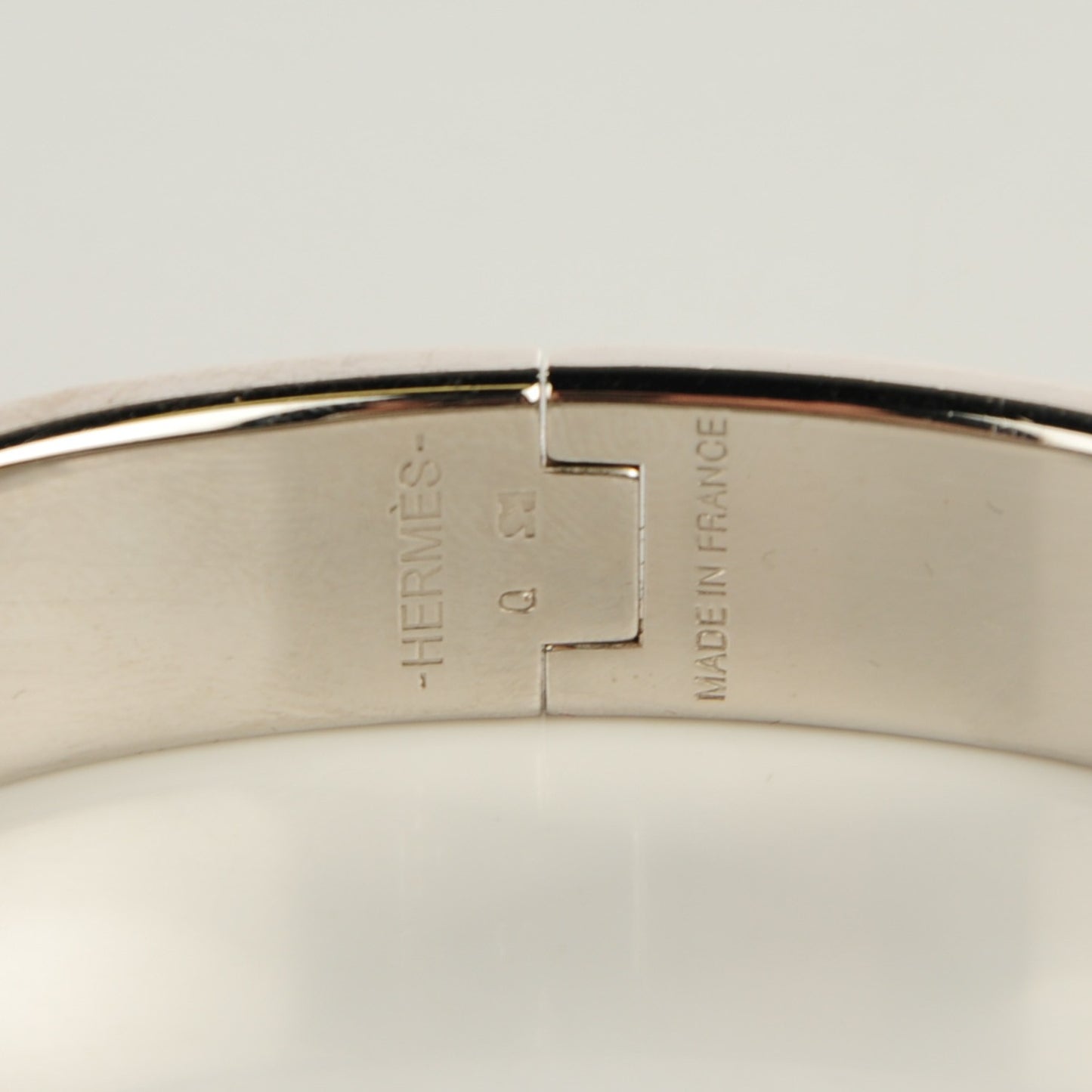 Enamel Narrow Clic Clac H Bracelet PM White