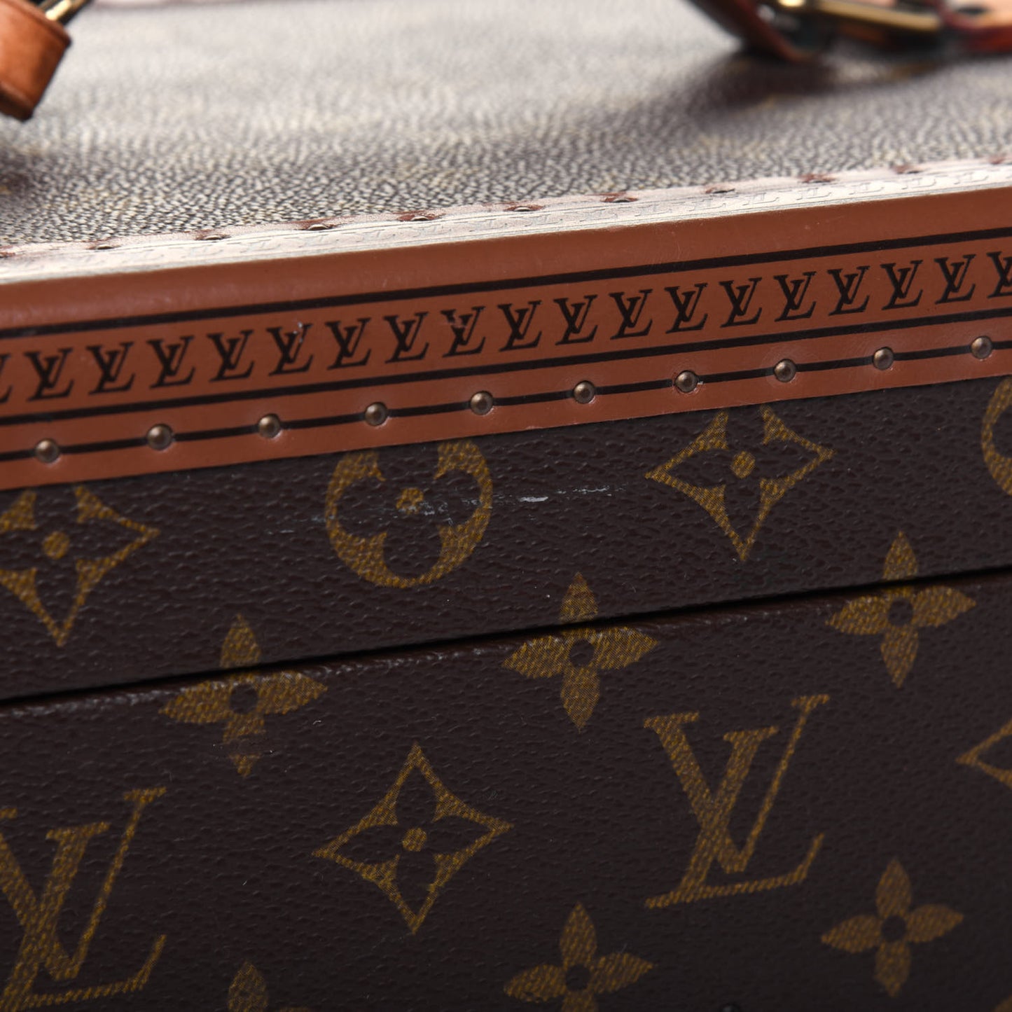 Monogram Boite Flacons Beauty Train Trunk Case