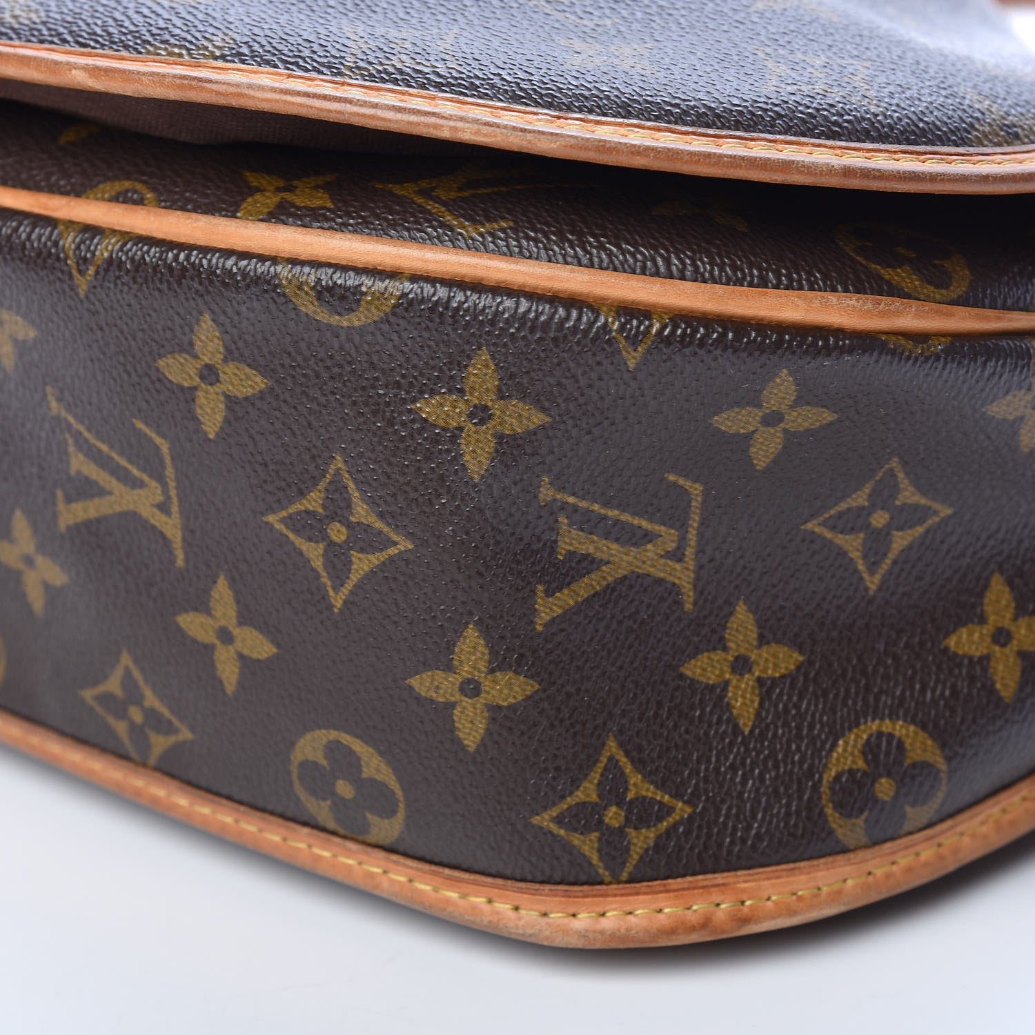 Louis Vuitton Monogram Menilmontant MM 17 of 17