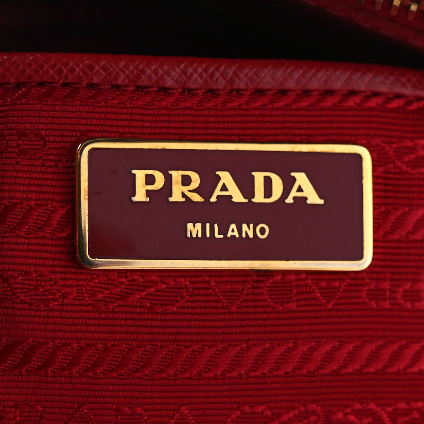 Saffiano Lux Large Galleria Double Zip Tote Fuoco