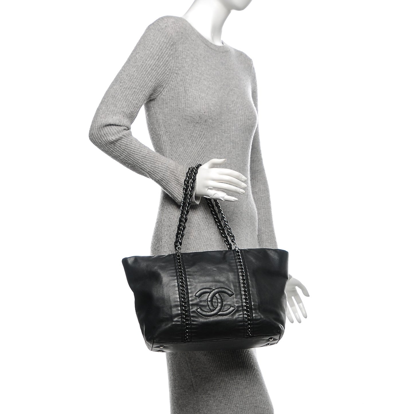 Smooth Calfskin Luxe Ligne Tote Black