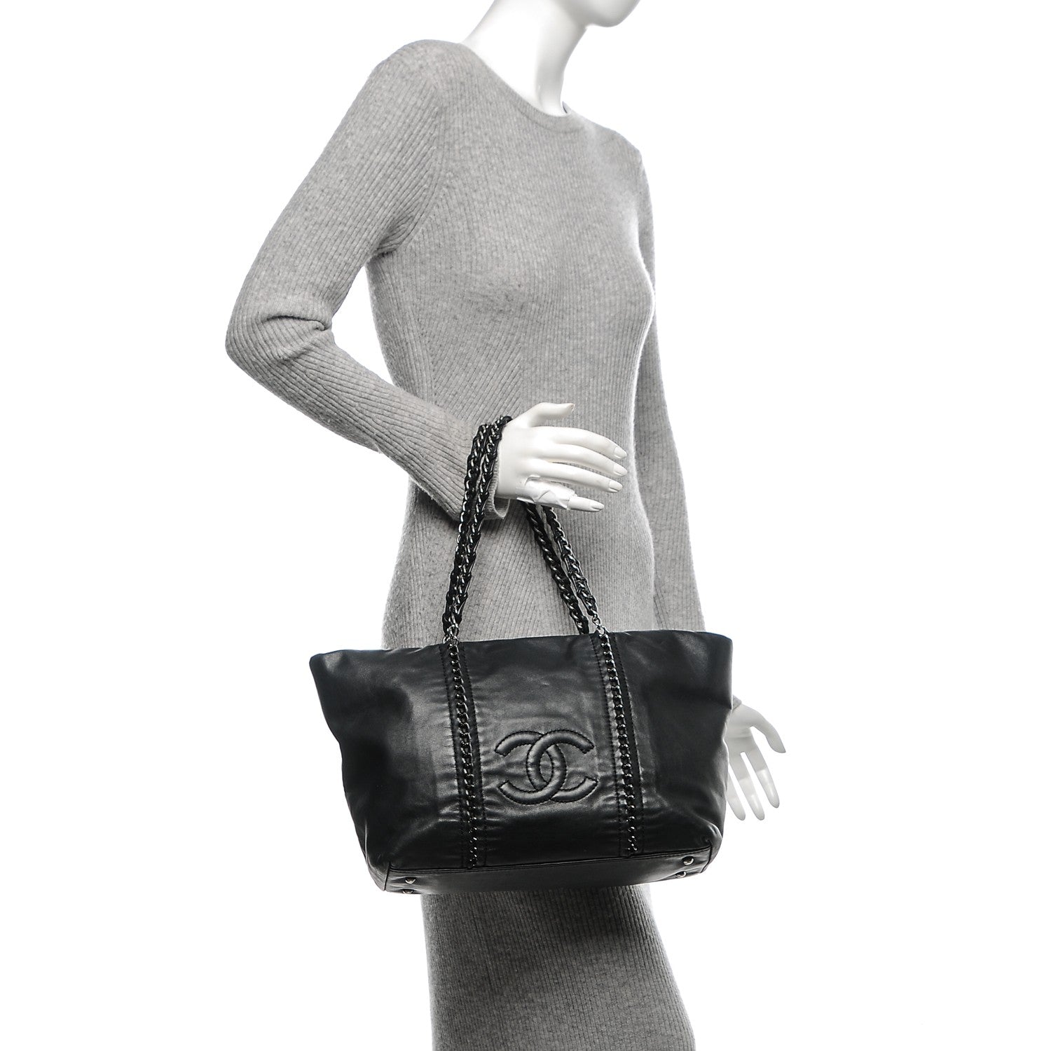 Chanel Smooth Calfskin Luxe Ligne Tote Black 2 of 7