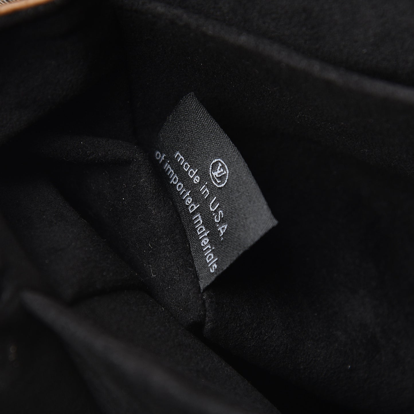 Reverse Monogram Pochette Metis