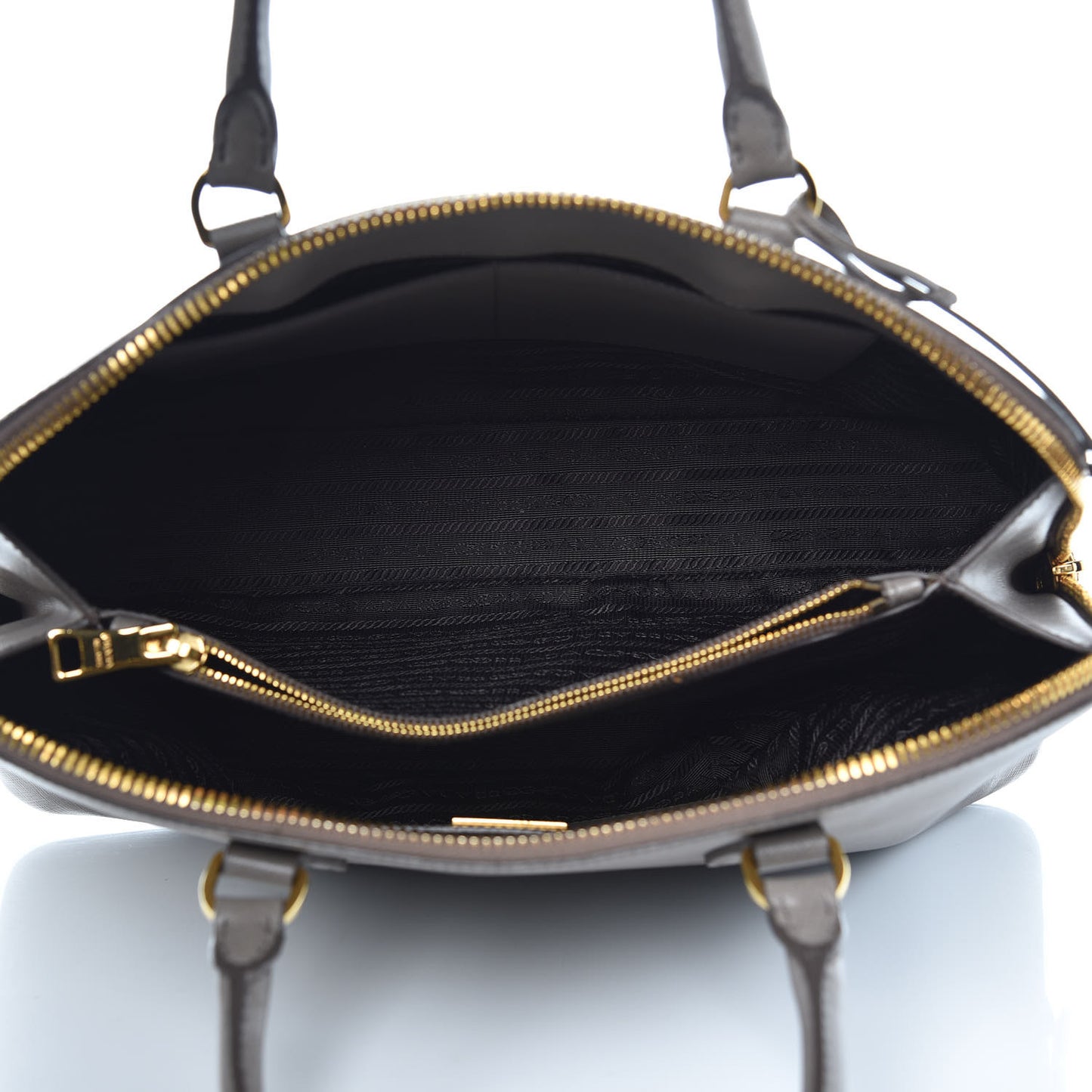Saffiano Lux Large Promenade Tote Argilla