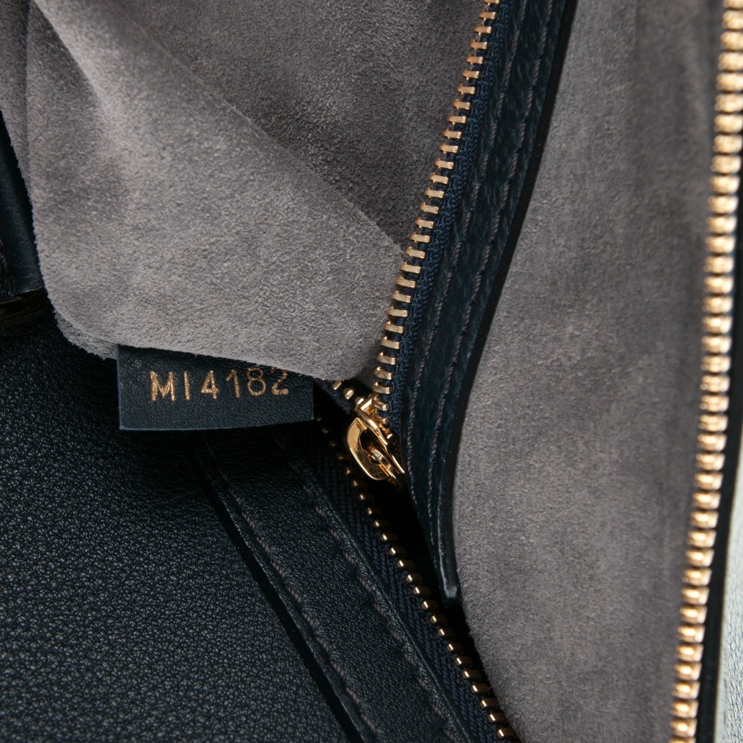 Veau Cachemire SC Bag MM Cobalt