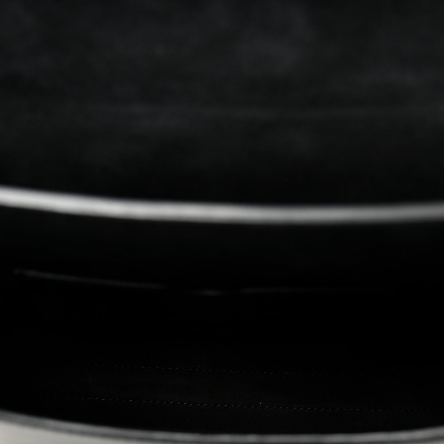 Box Calfskin Medium Bobby Flap Black