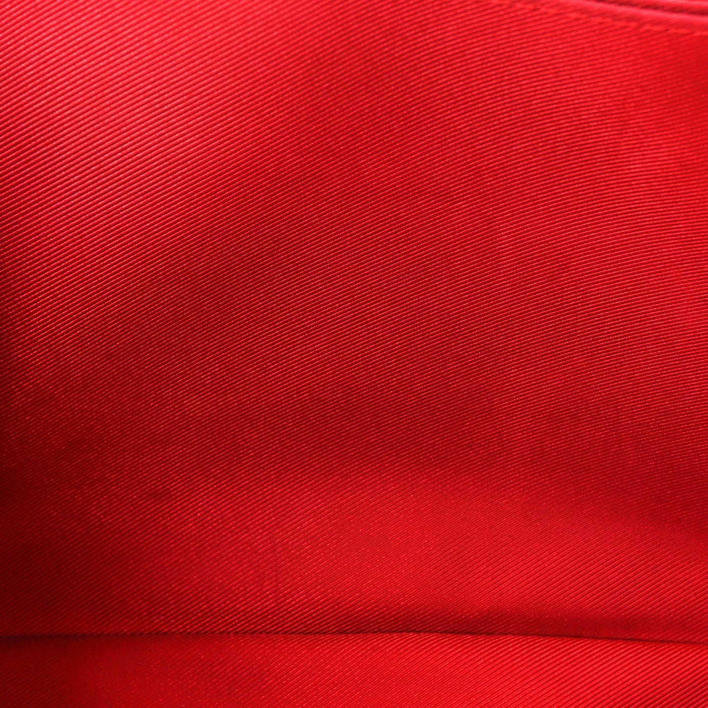 Soft Calfskin Lockme II Top Handle Rubis