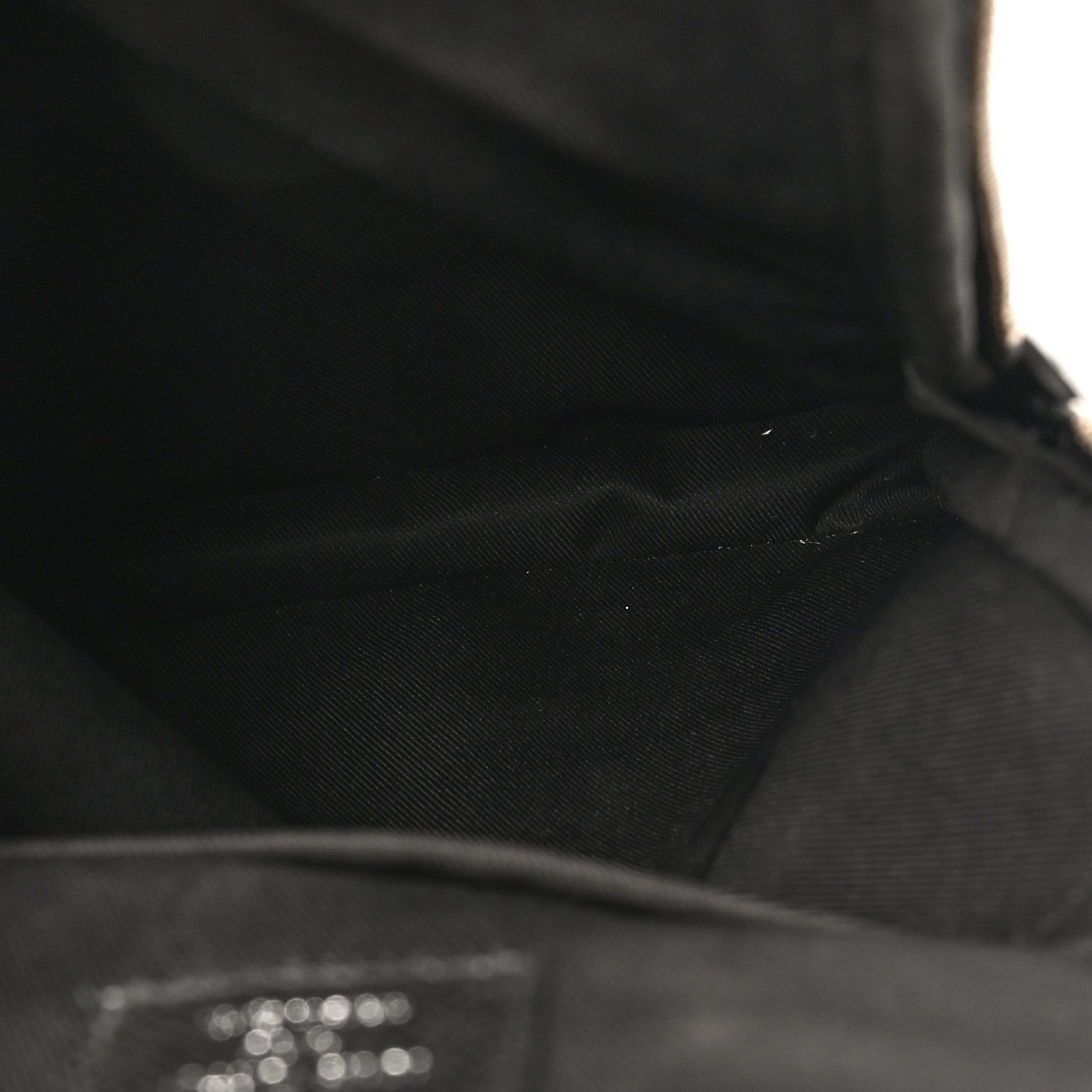 Louis Vuitton Taiga Avenue Sling Bag NM Black 4 of 9
