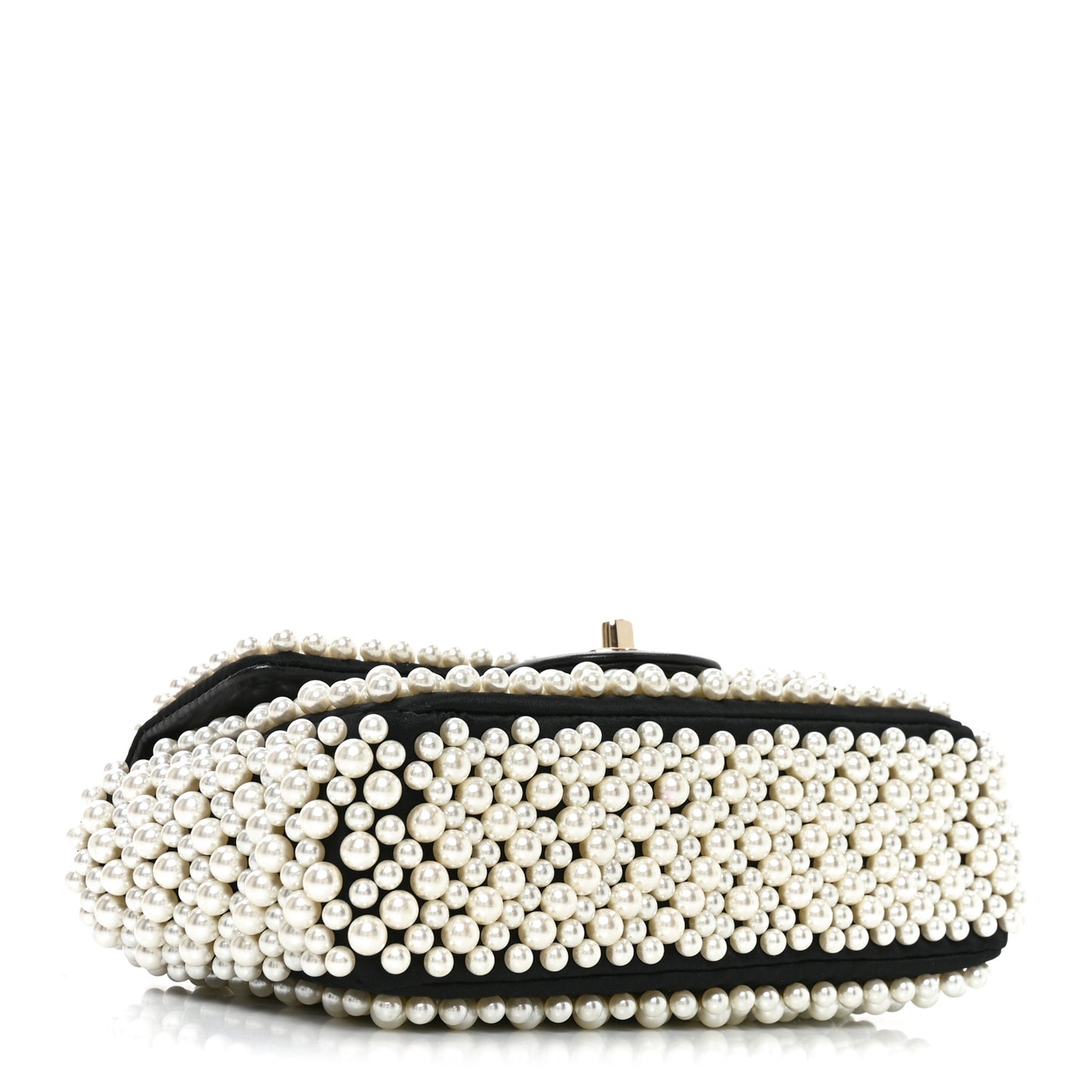 Lambskin Pearl On Flap Black