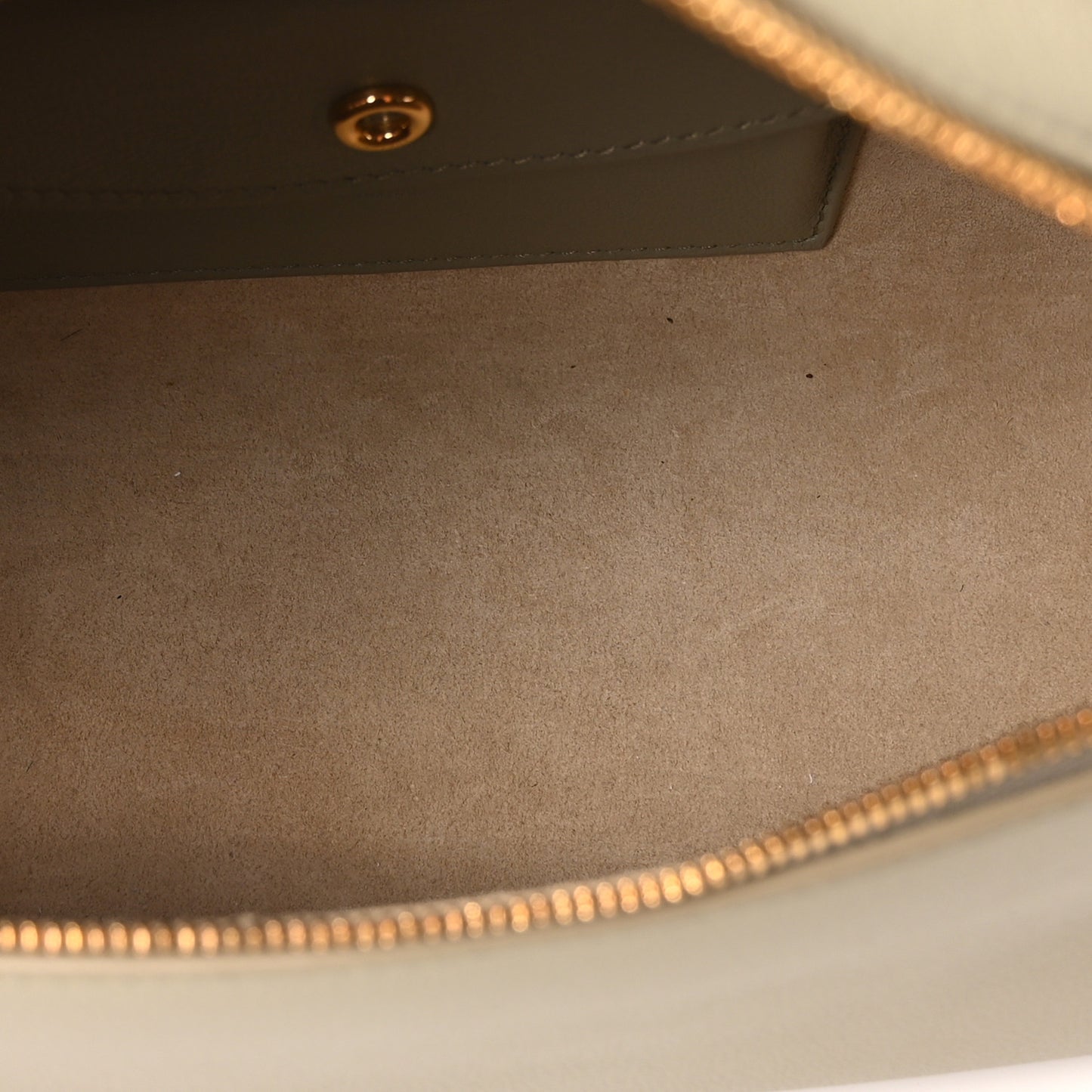 Grained Calfskin Extra Pocket L27 Dried Taragon