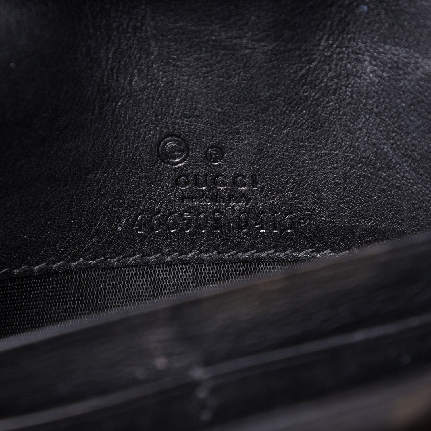 Gucci Microguccissima Crossbody Wallet Black 6 of 11