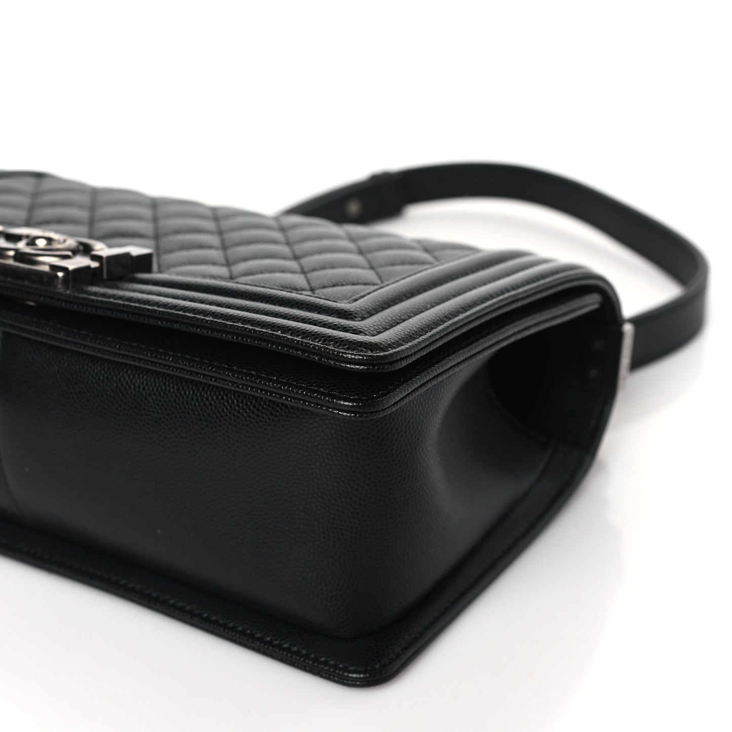 Caviar Quilted Medium Boy Flap Black