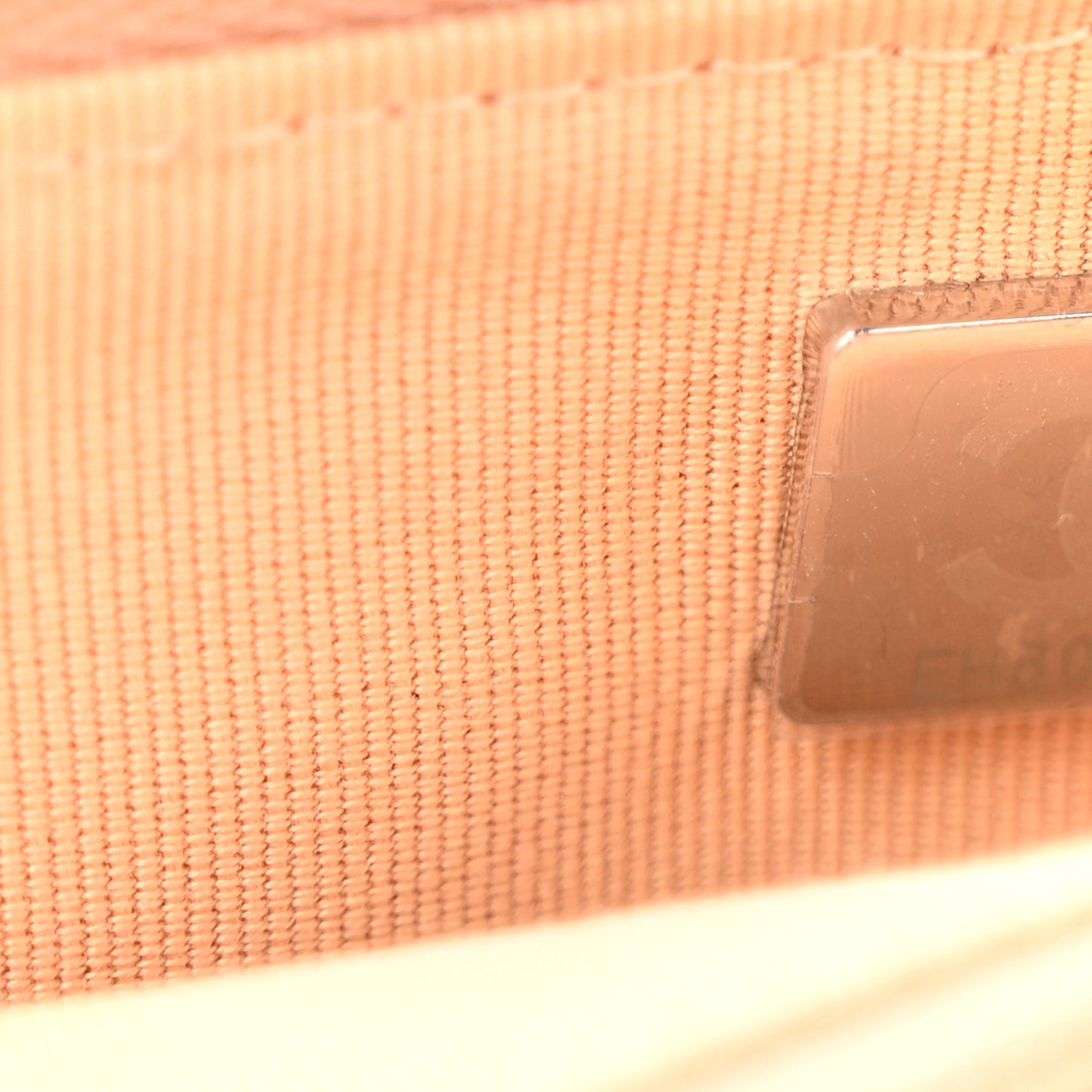 Caviar Quilted Wallet On Chain WOC Beige