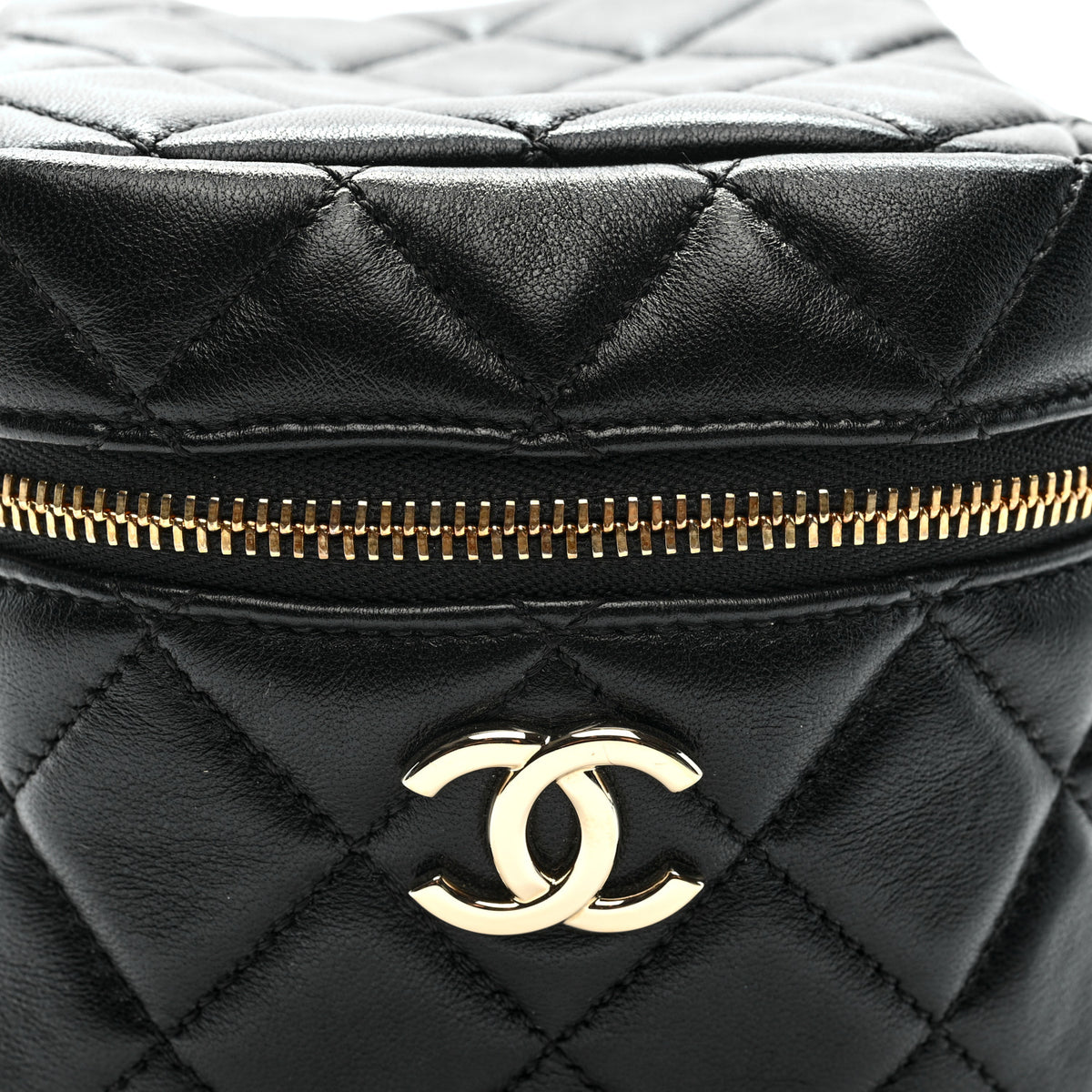 Lambskin Quilted Cube Chain Wristlet Case Black