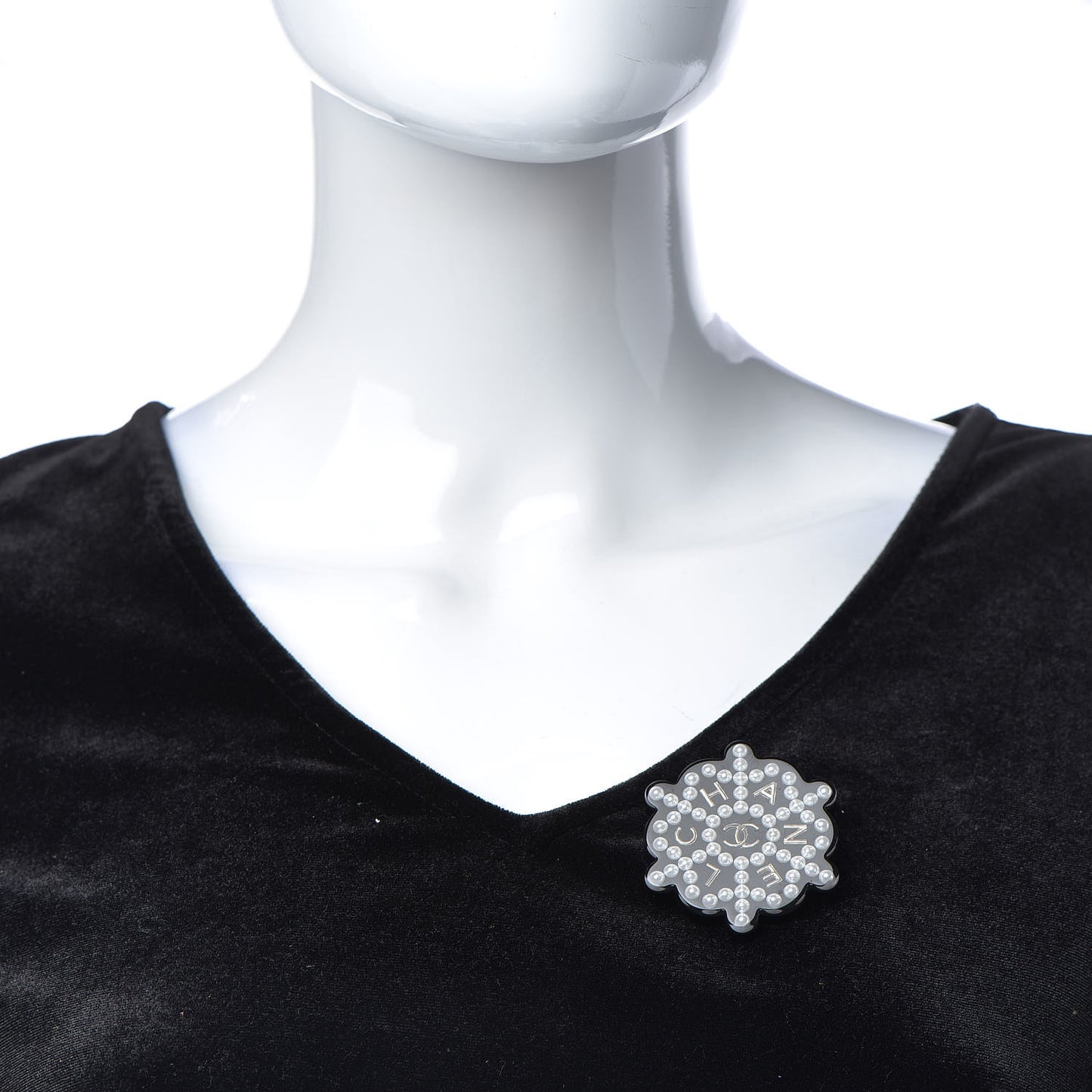 Resin Pearl Snowflake Brooch Black