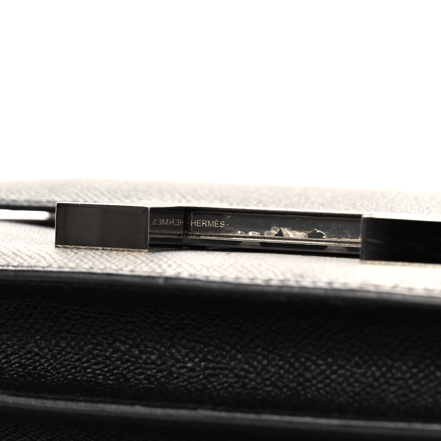 Epsom Constance 24 Black