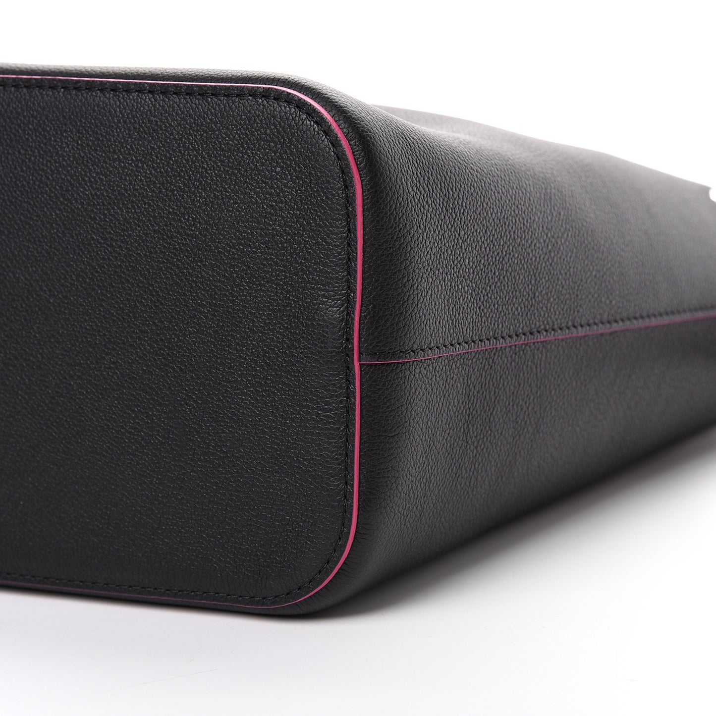 Calfskin Lockme Bucket Black