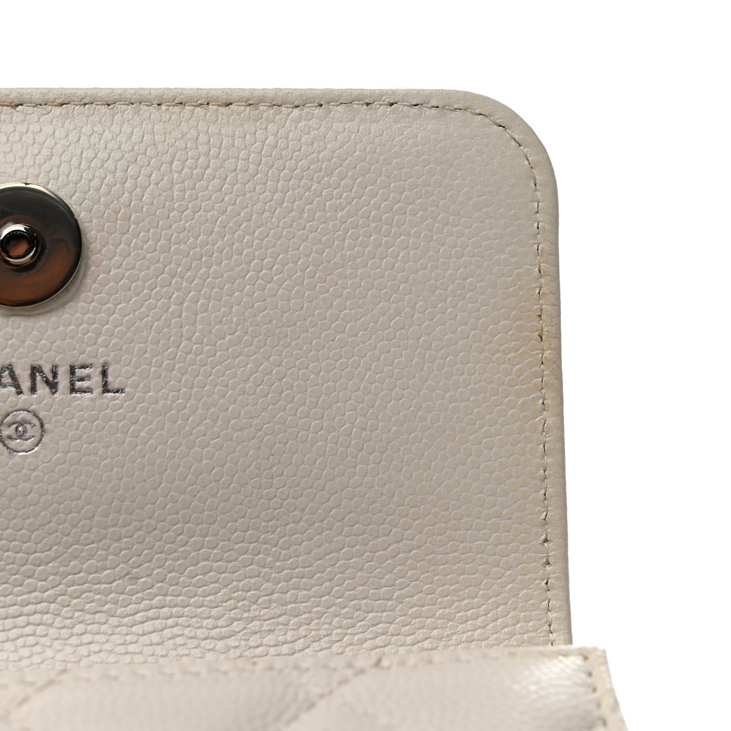 Caviar Quilted My Everything Belt Flap Card Holder White