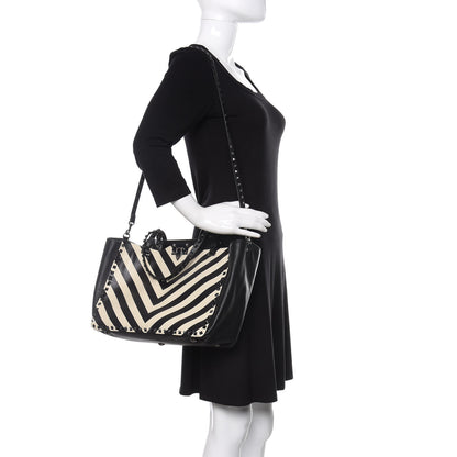 Valentino Garavani Calfskin Chevron Medium Rockstud Tote Light Ivory Black 2 of 10