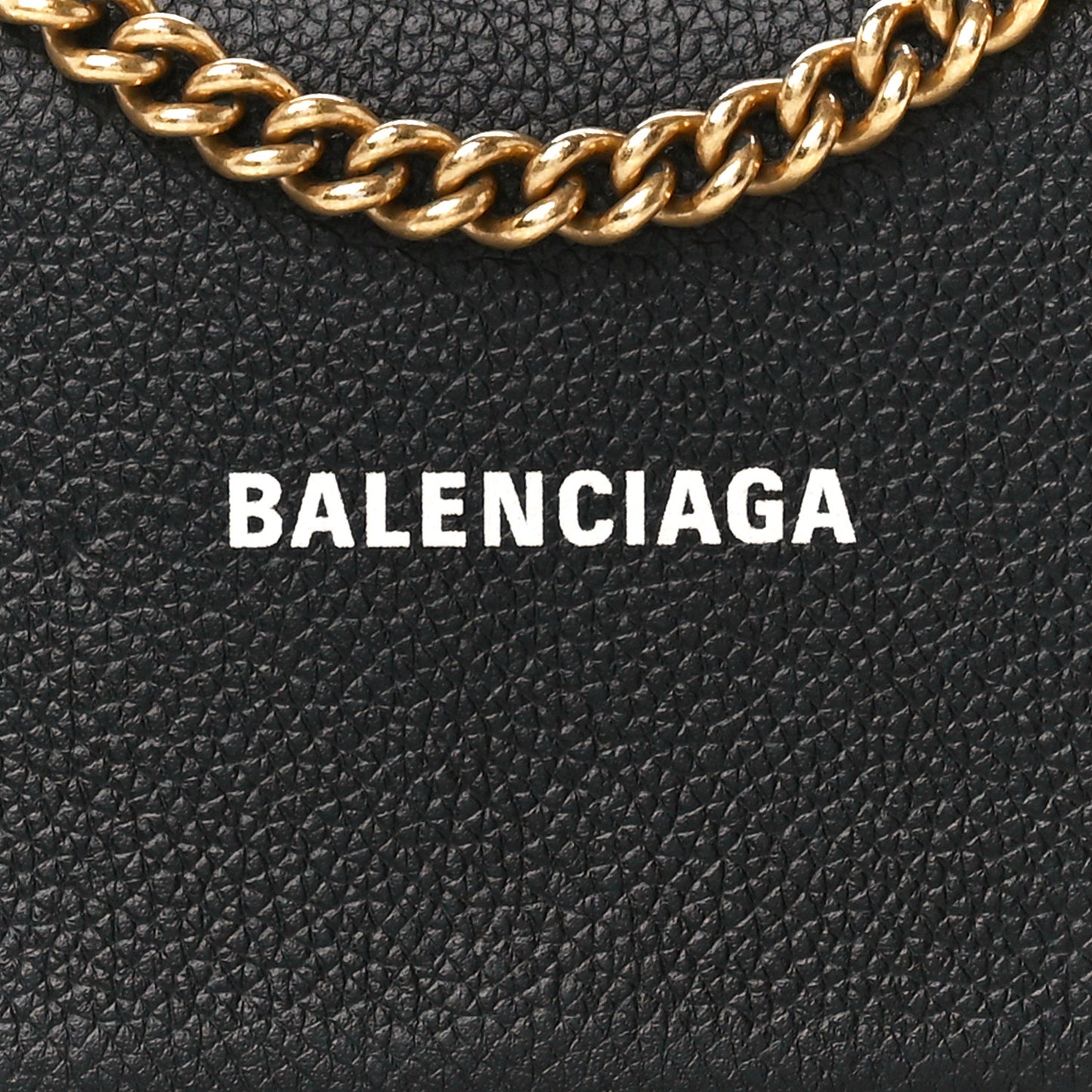 Grained Calfskin Logo Cash Phone Holder Wallet On Chain Black White