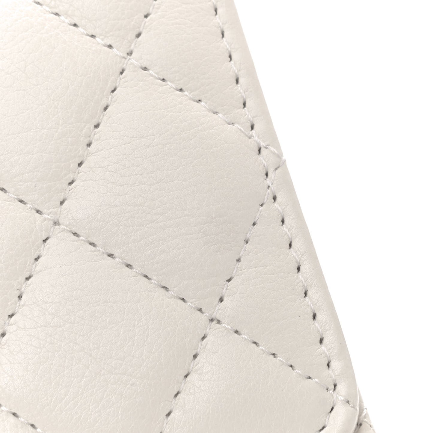 Calfskin Quilted Pearl CC Wallet On Chain WOC White
