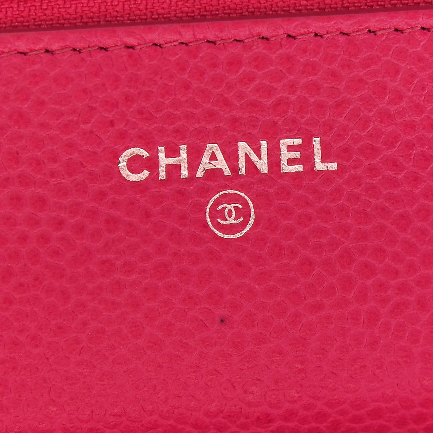 Caviar Quilted Wallet On Chain WOC Fuchsia