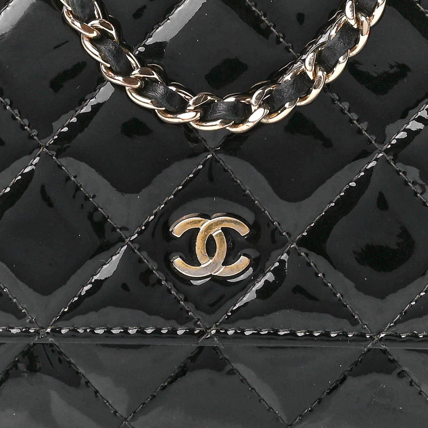Patent Quilted Wallet On Chain WOC Black