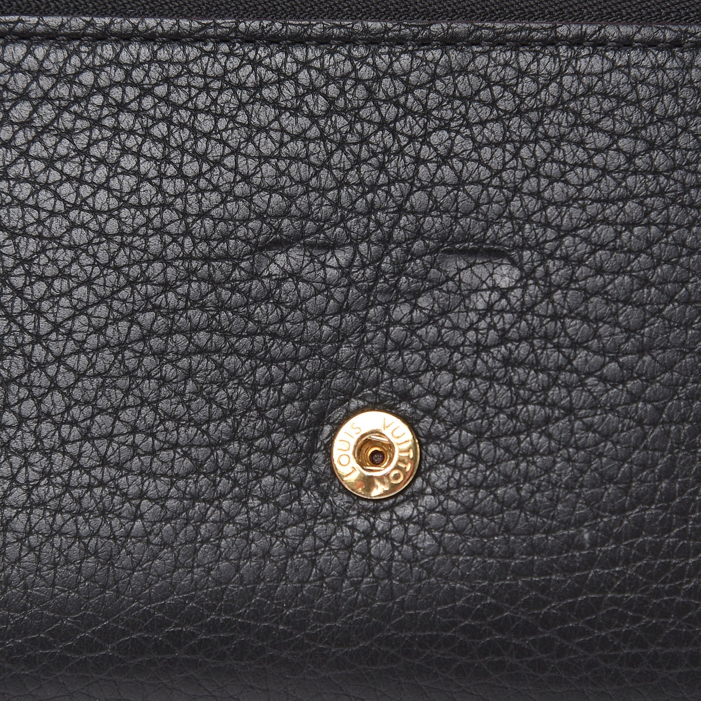 Taurillon Capucines Compact Wallet Black