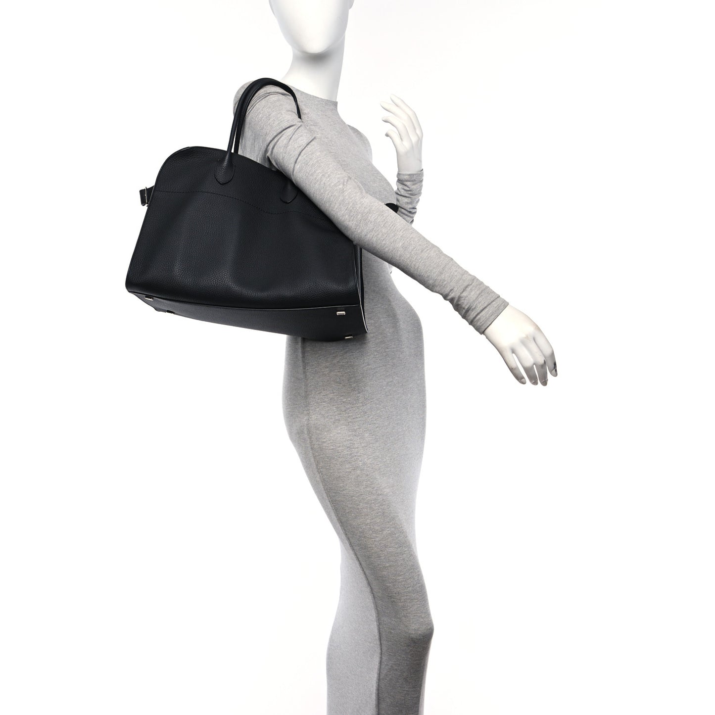 Matte Grained Calfskin Soft Margaux 15 Black