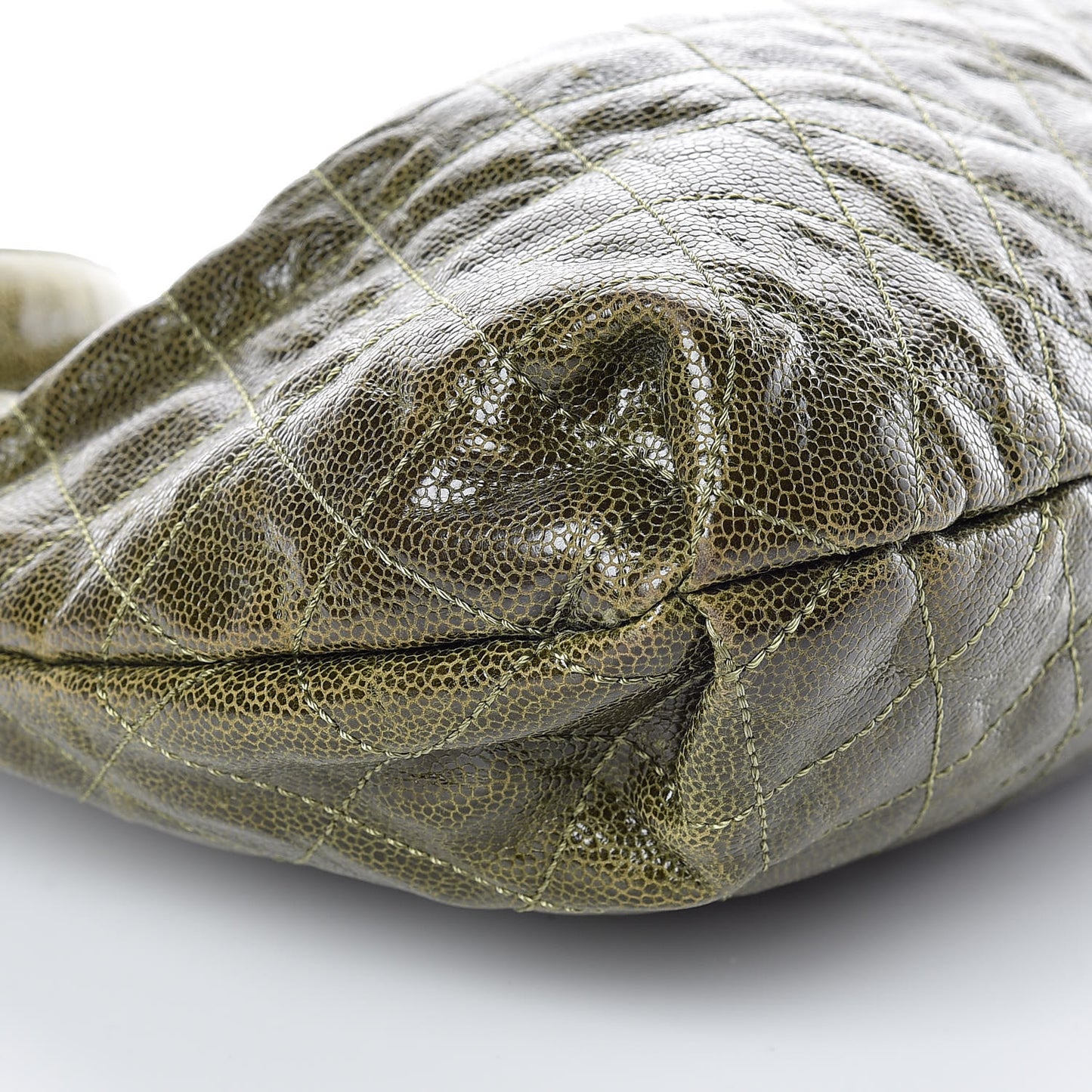 Caviar Quilted Medium Elastic Tote Green