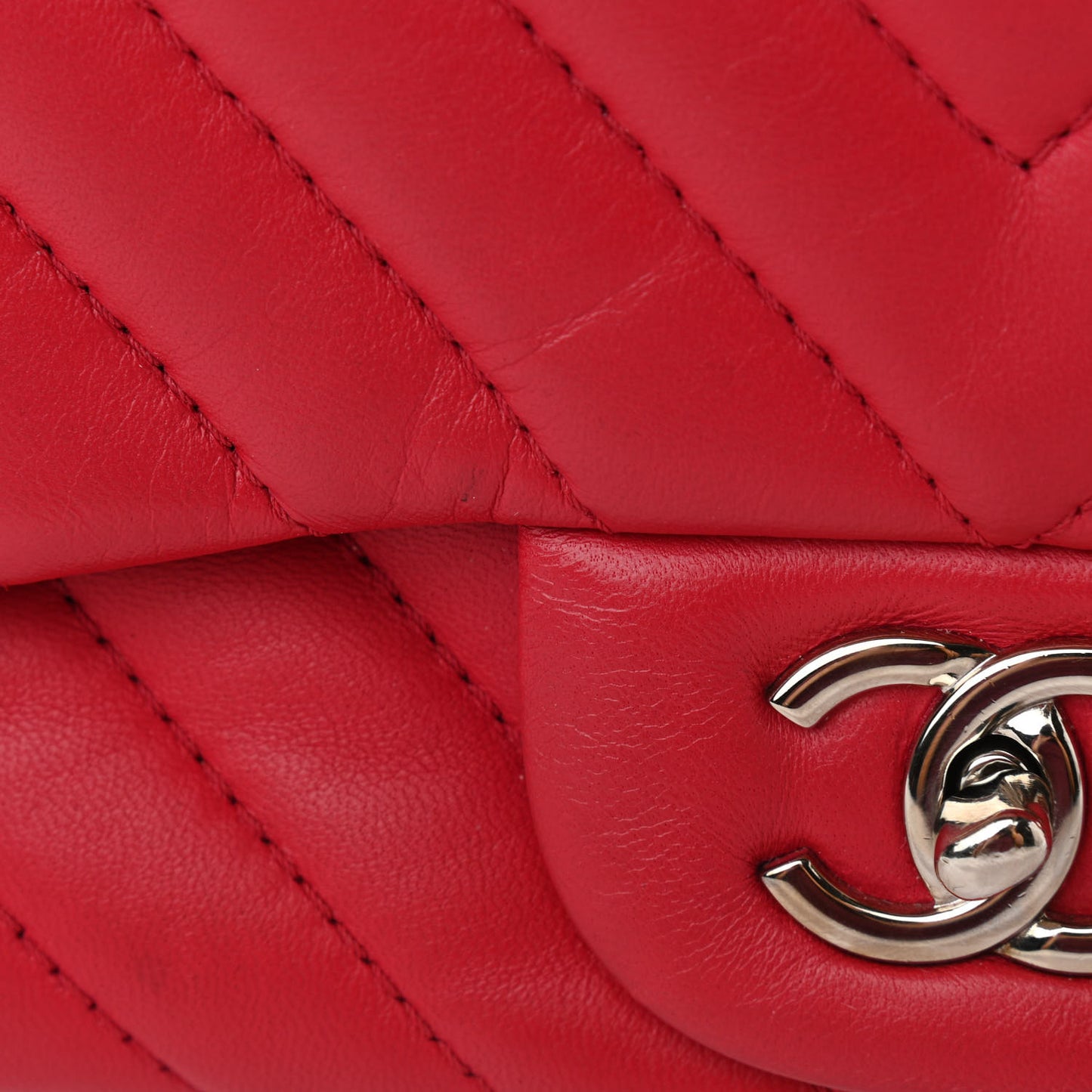 Lambskin Chevron Quilted Maxi Single Flap Red