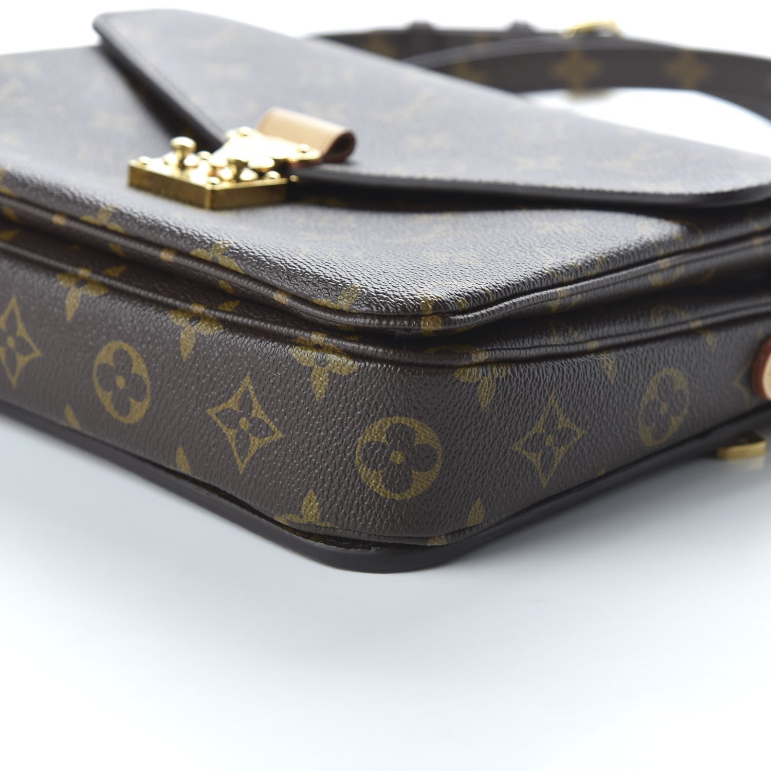Louis Vuitton Monogram Pochette Metis 7 of 10