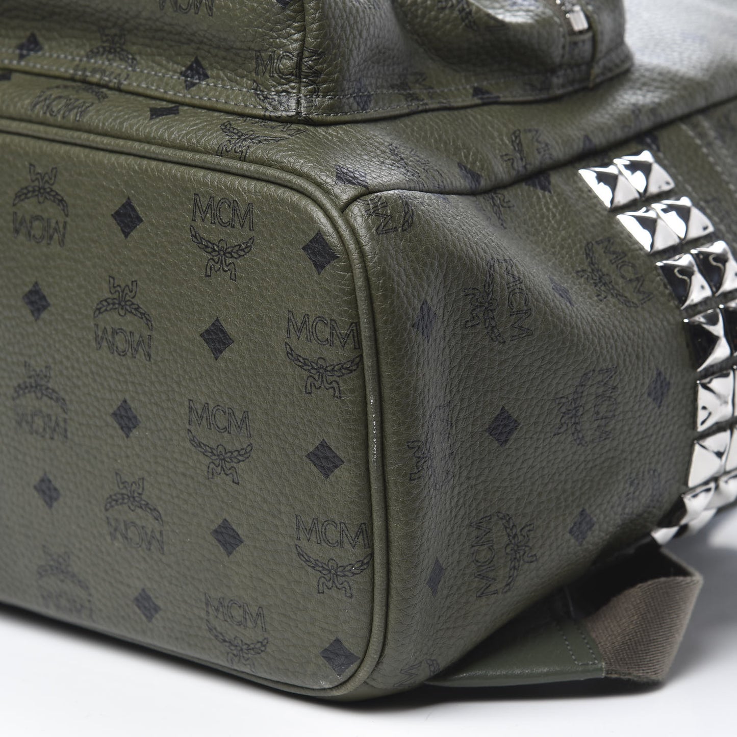 Visetos Medium Side Studs Stark Backpack Rosin
