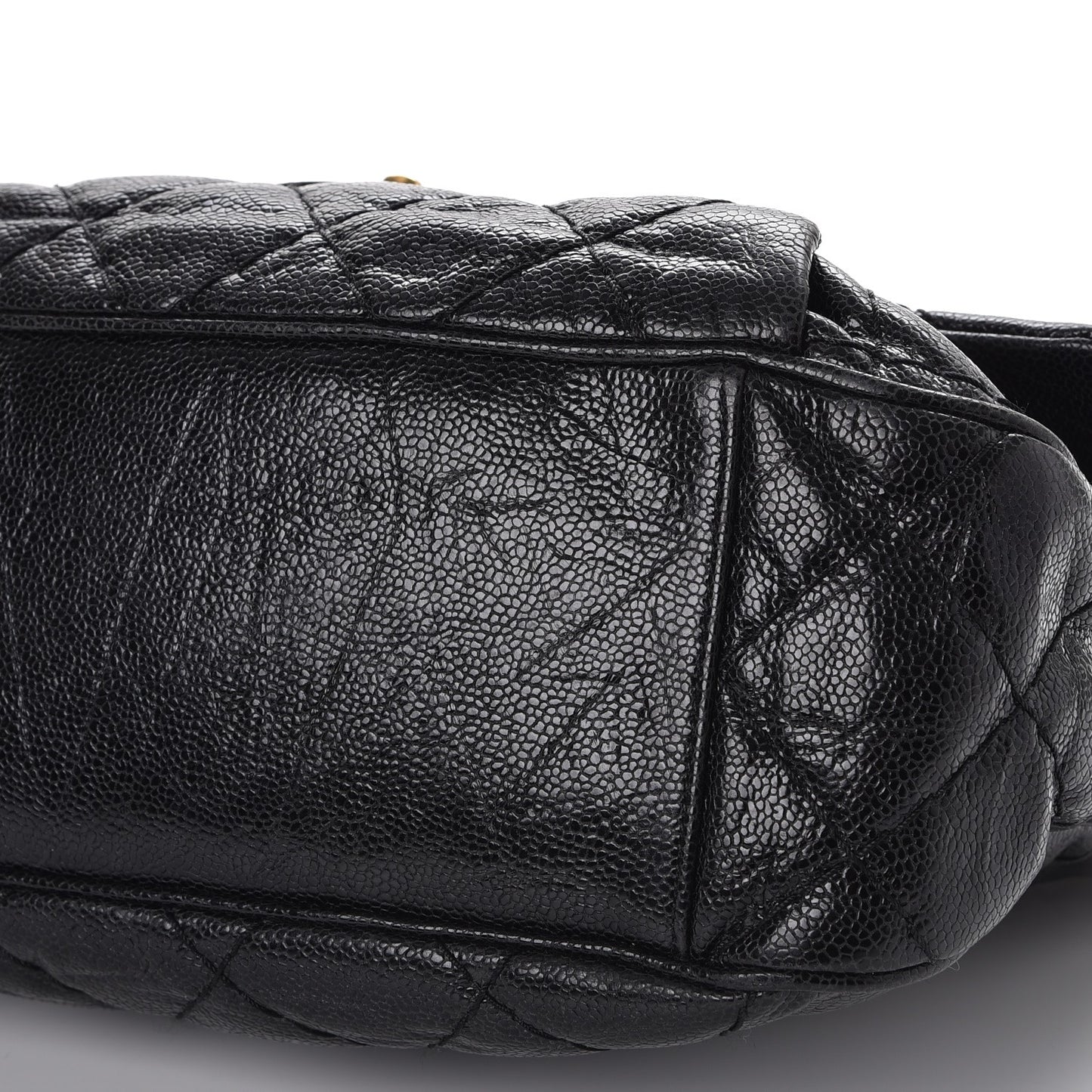 Crumpled Caviar Coco Pleats Messenger Flap Black